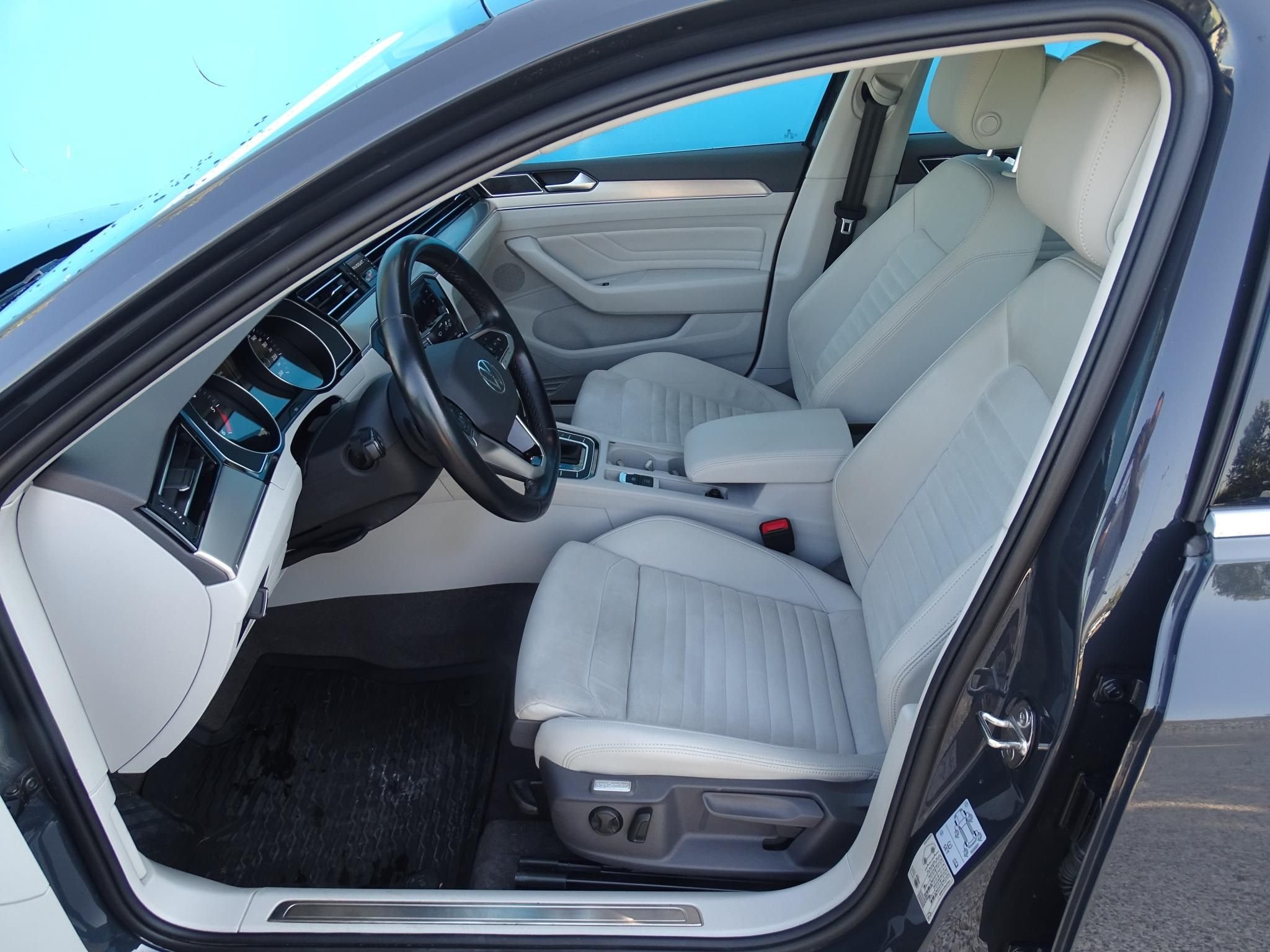 VOLKSWAGEN PASSAT VIII