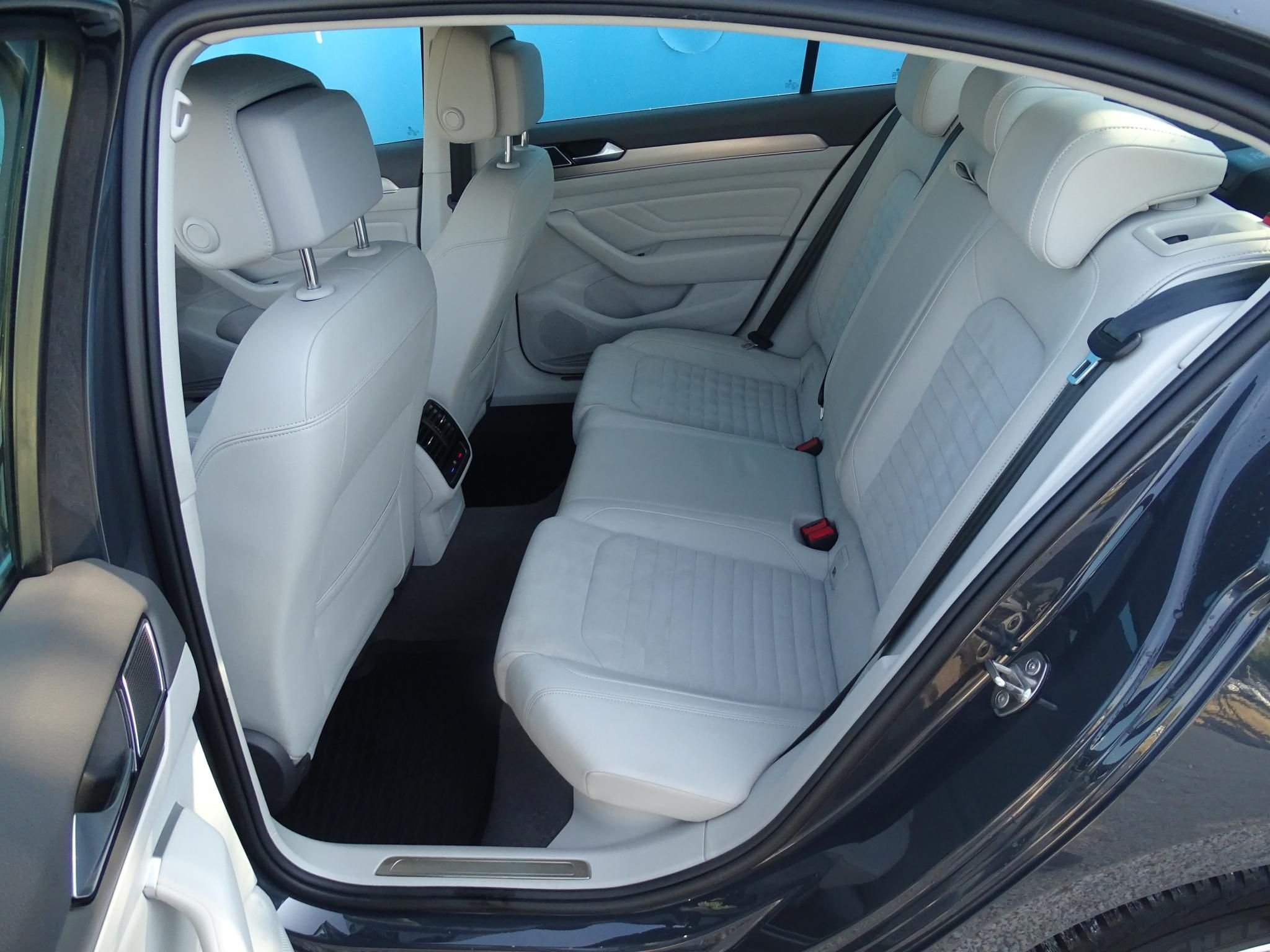 VOLKSWAGEN PASSAT VIII