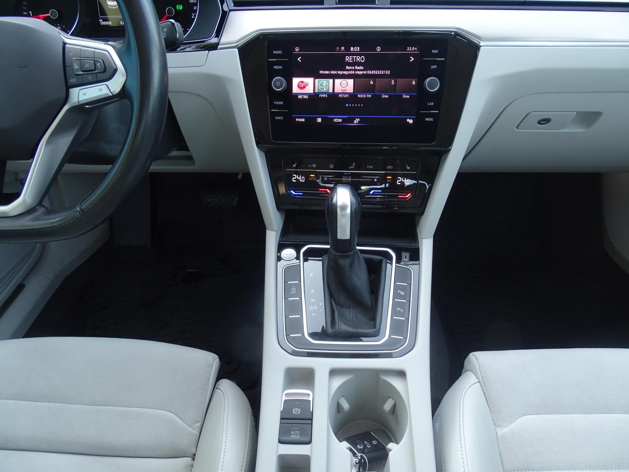 VOLKSWAGEN PASSAT VIII