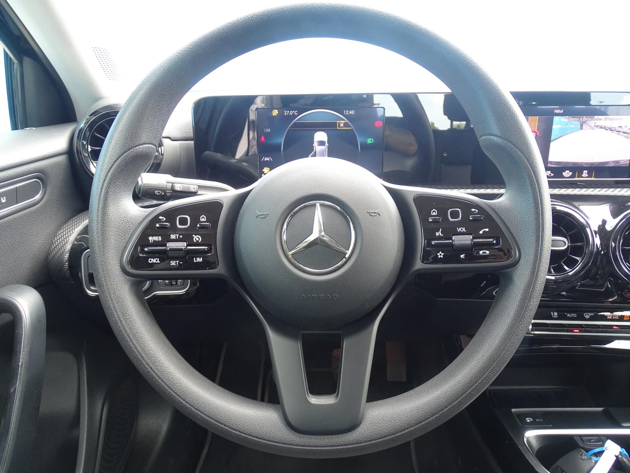 MERCEDES-BENZ A 180