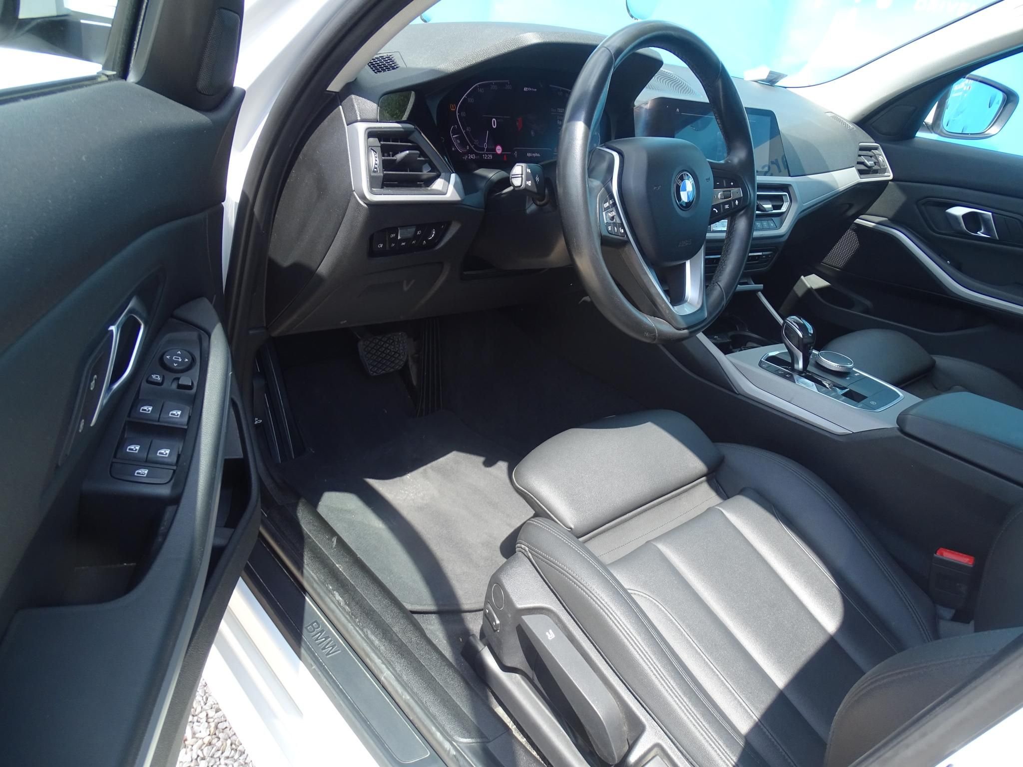 BMW 330
