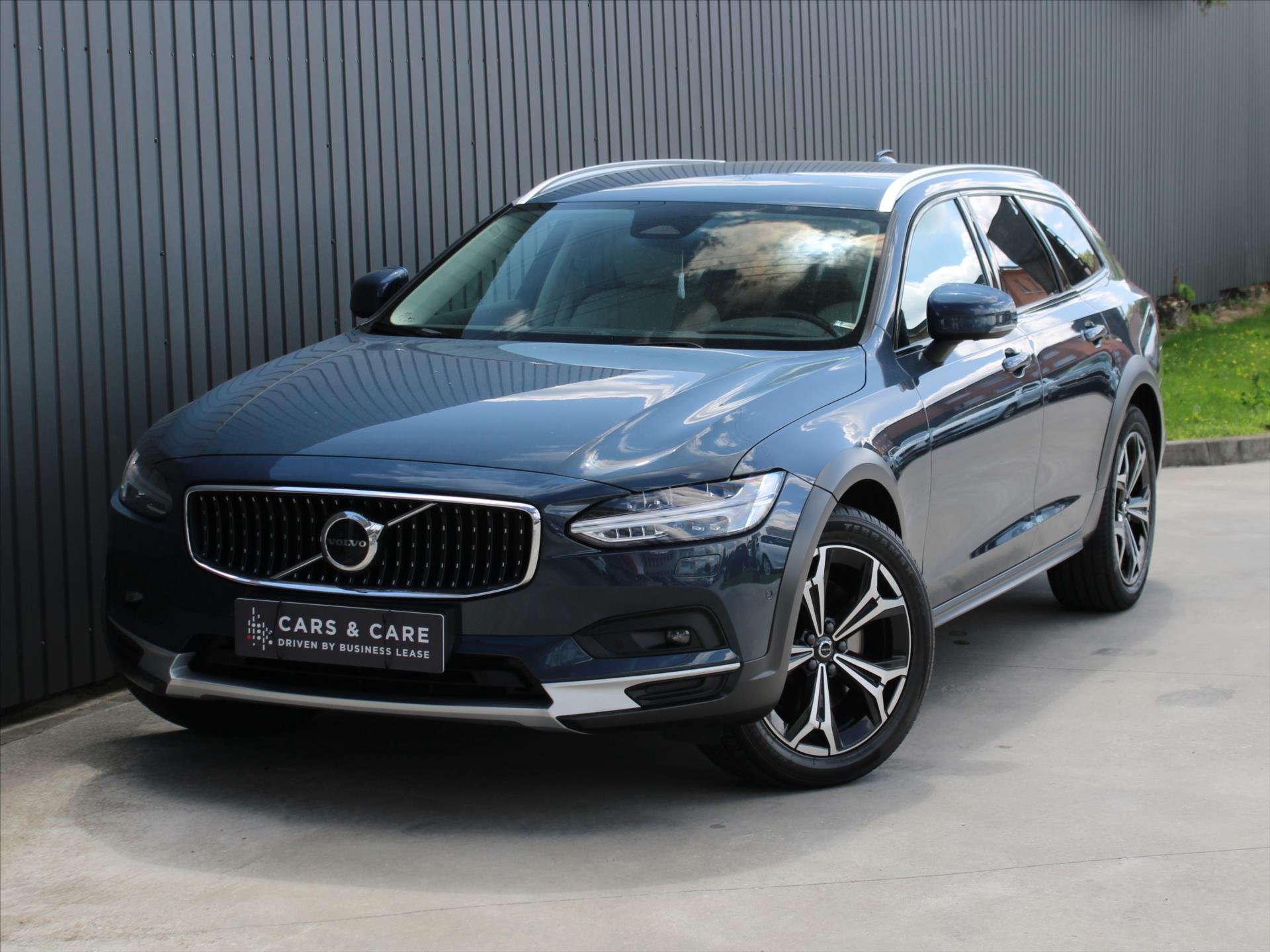 Volvo V90