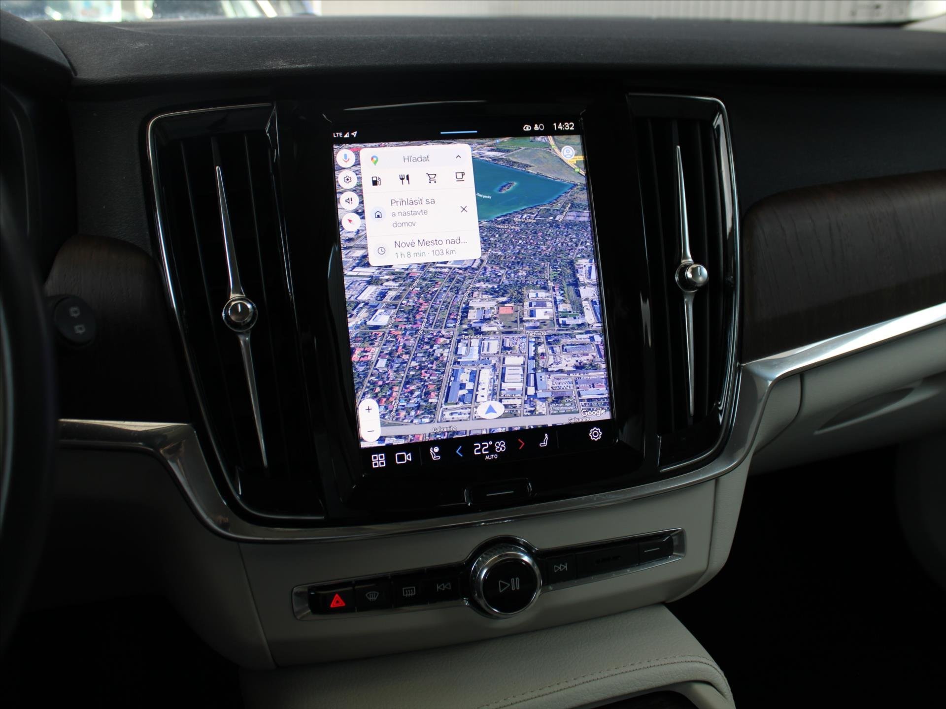 Volvo V90