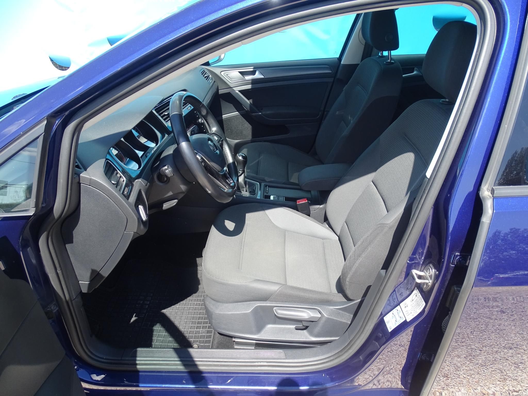 VOLKSWAGEN GOLF VII
