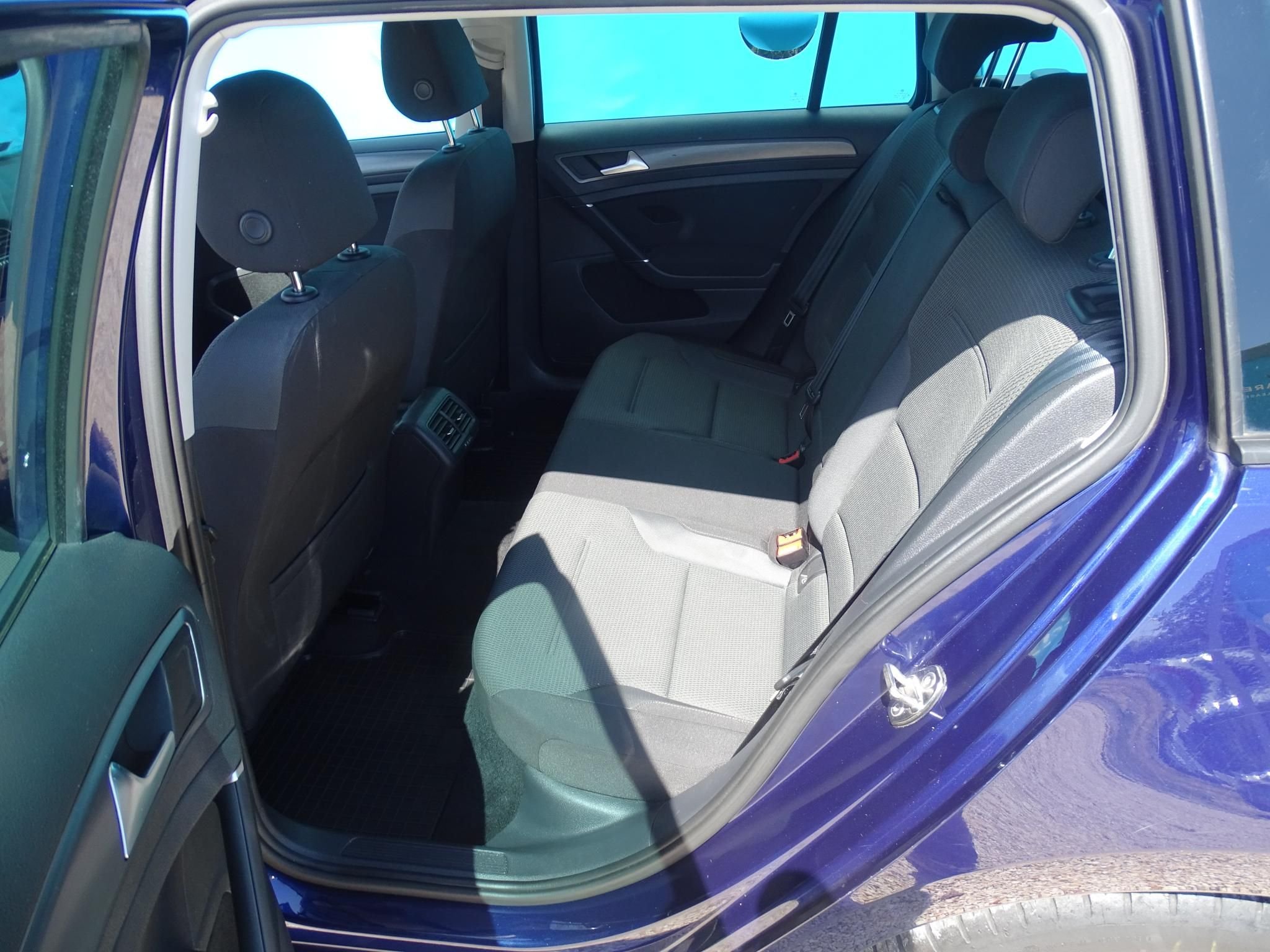 VOLKSWAGEN GOLF VII