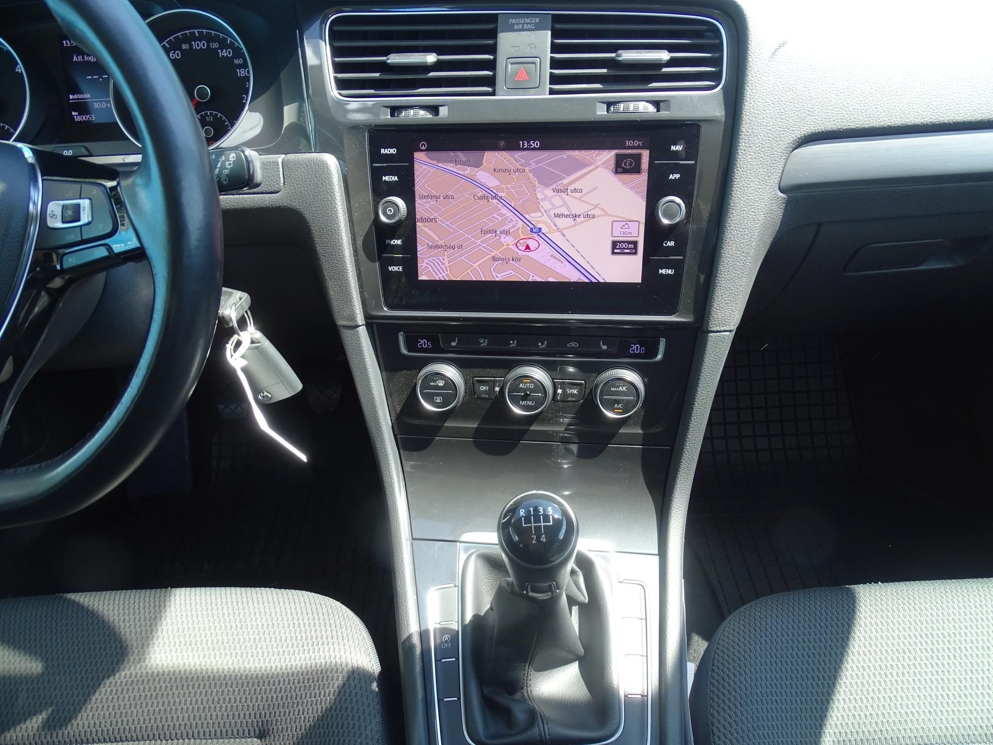 VOLKSWAGEN GOLF VII
