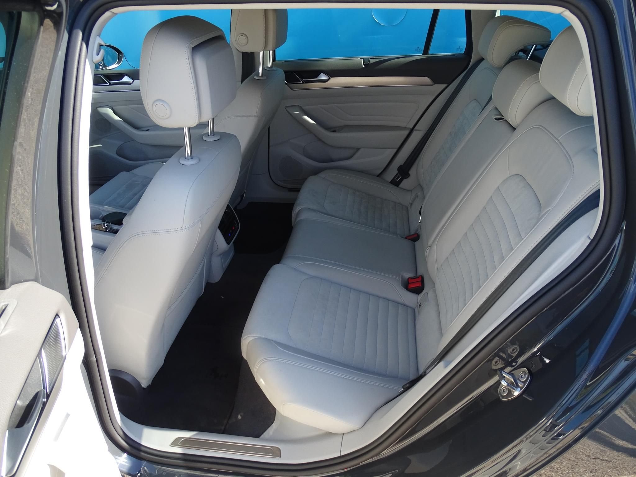 VOLKSWAGEN PASSAT VIII