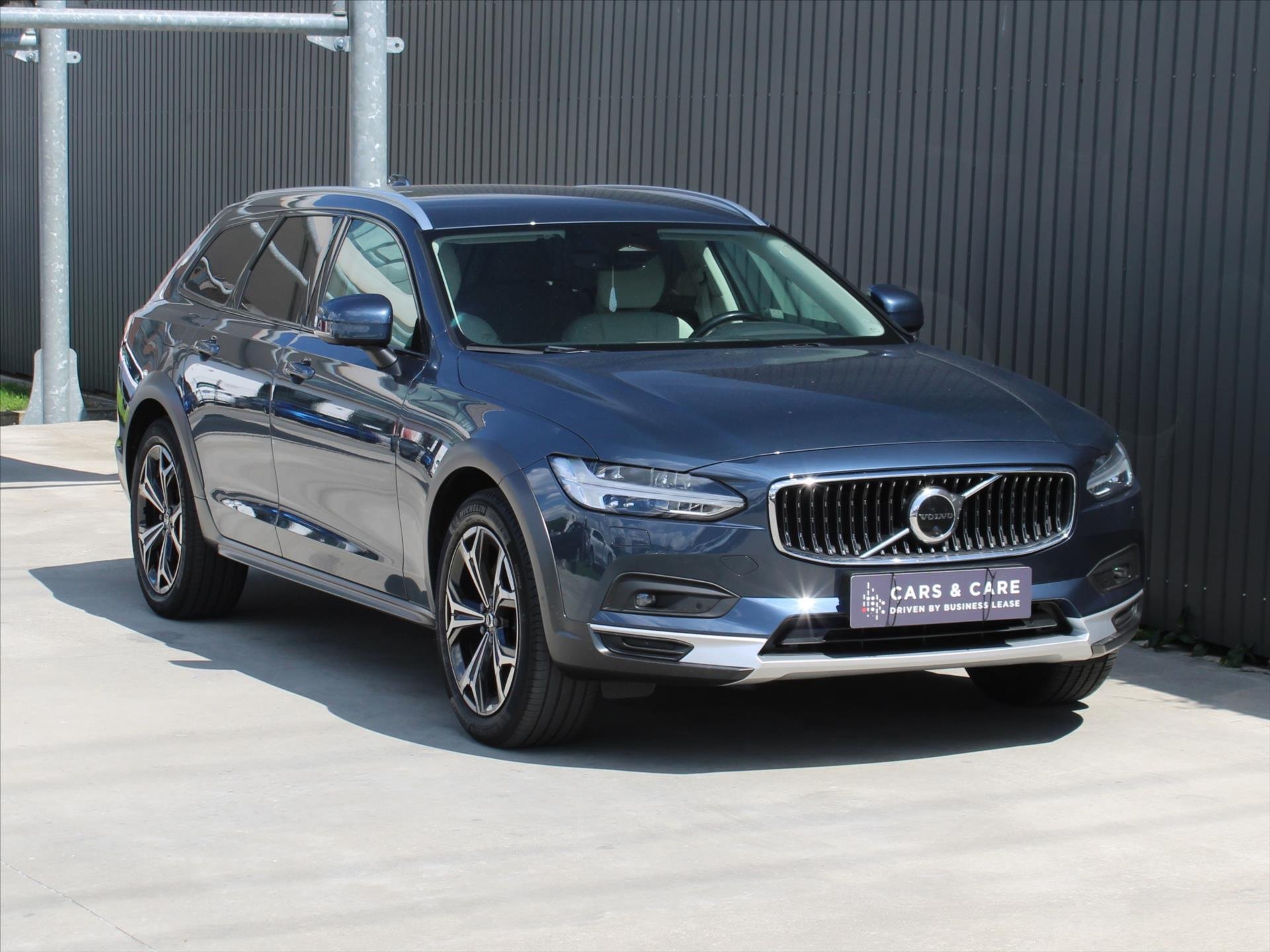 Volvo V90