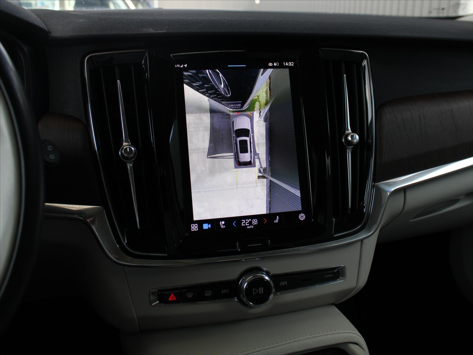 Volvo V90
