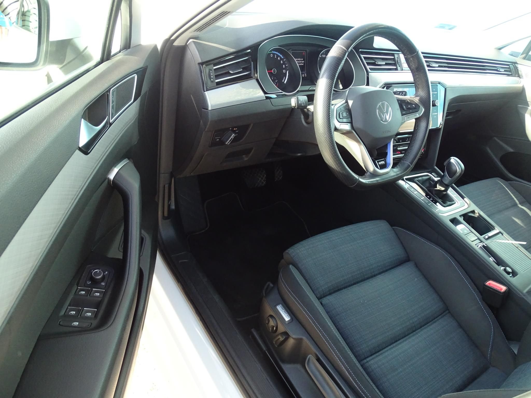 VOLKSWAGEN PASSAT VIII