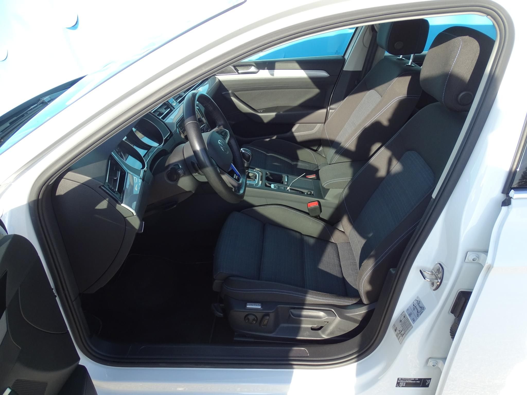 VOLKSWAGEN PASSAT VIII