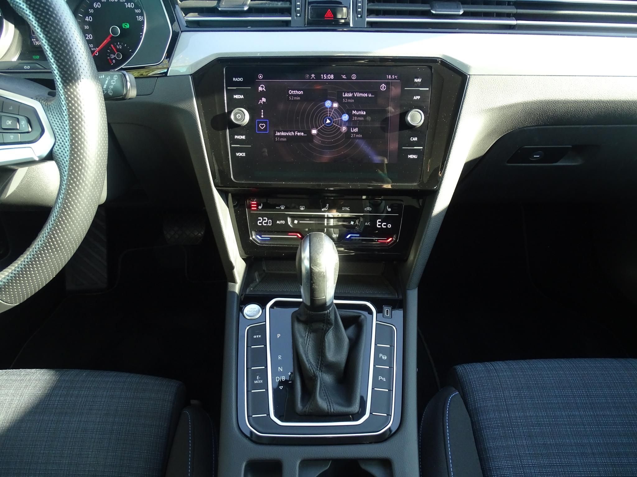 VOLKSWAGEN PASSAT VIII