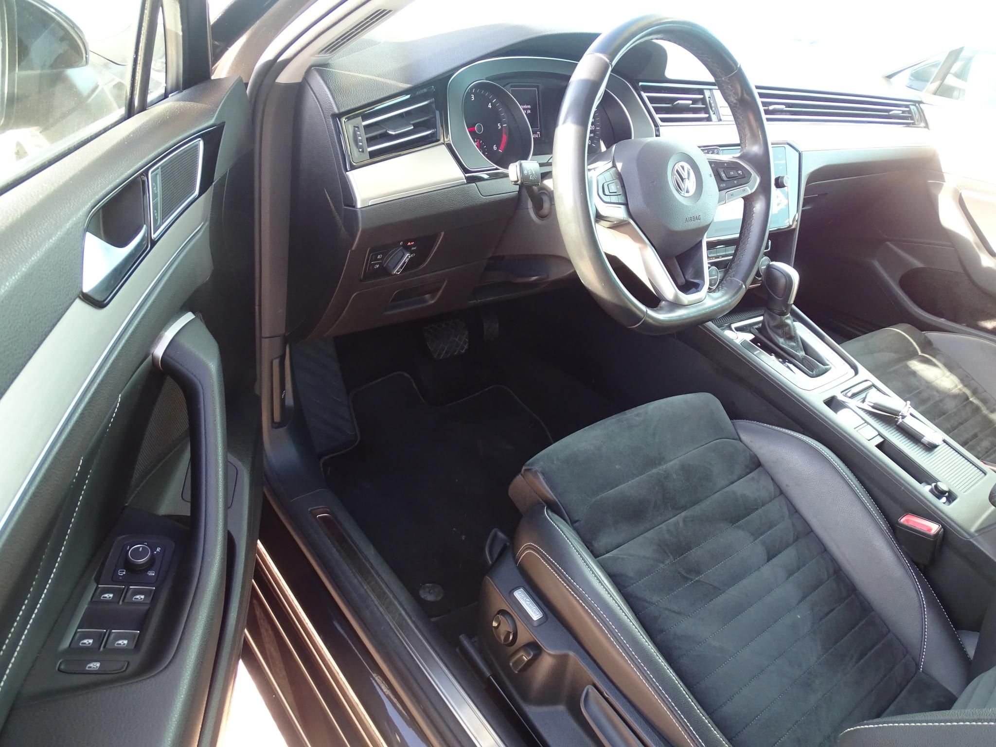 VOLKSWAGEN PASSAT VIII