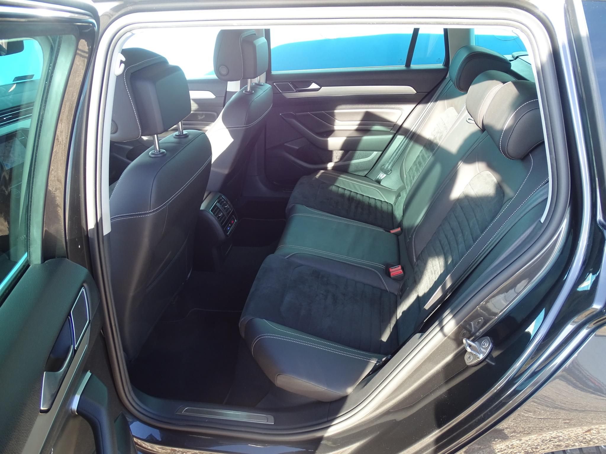 VOLKSWAGEN PASSAT VIII