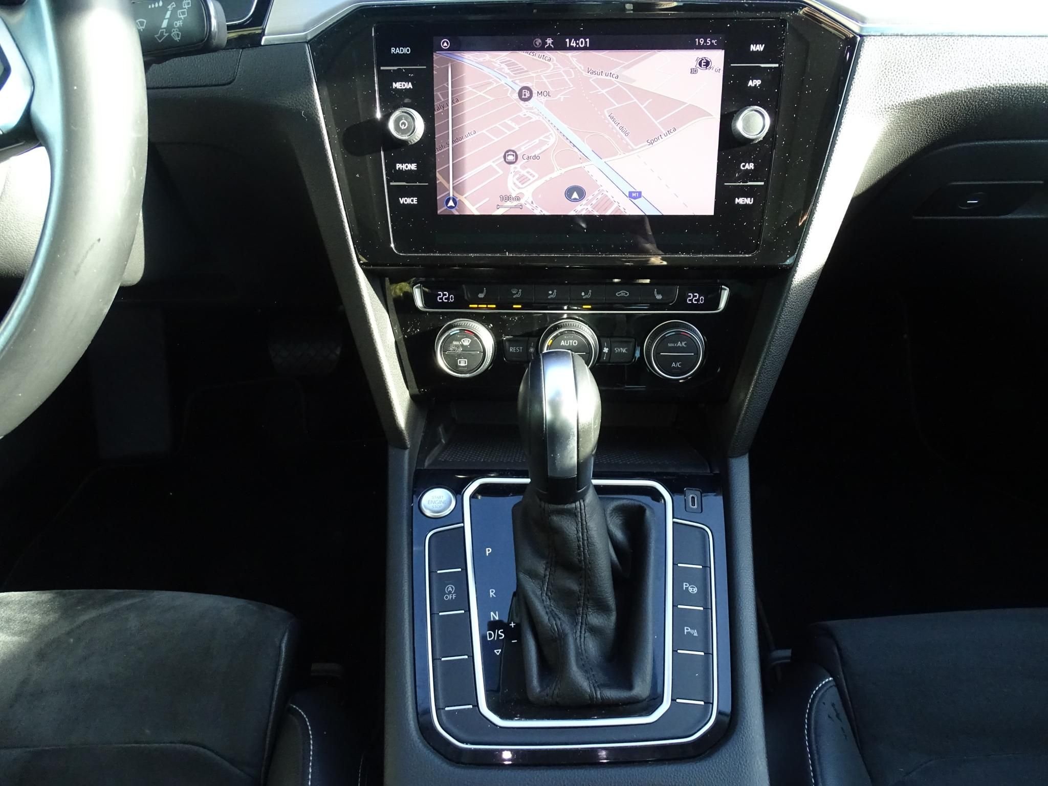 VOLKSWAGEN PASSAT VIII