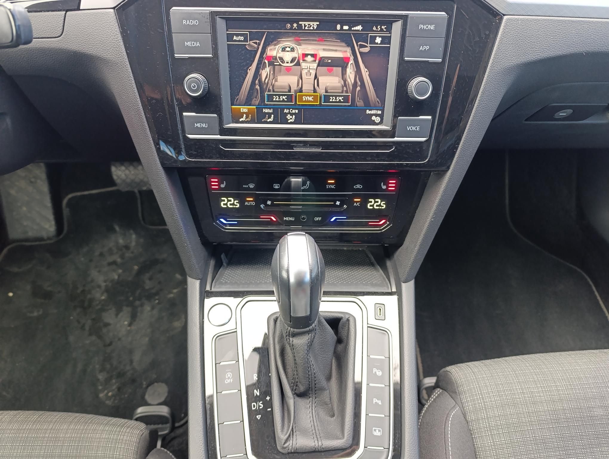 VOLKSWAGEN PASSAT VIII