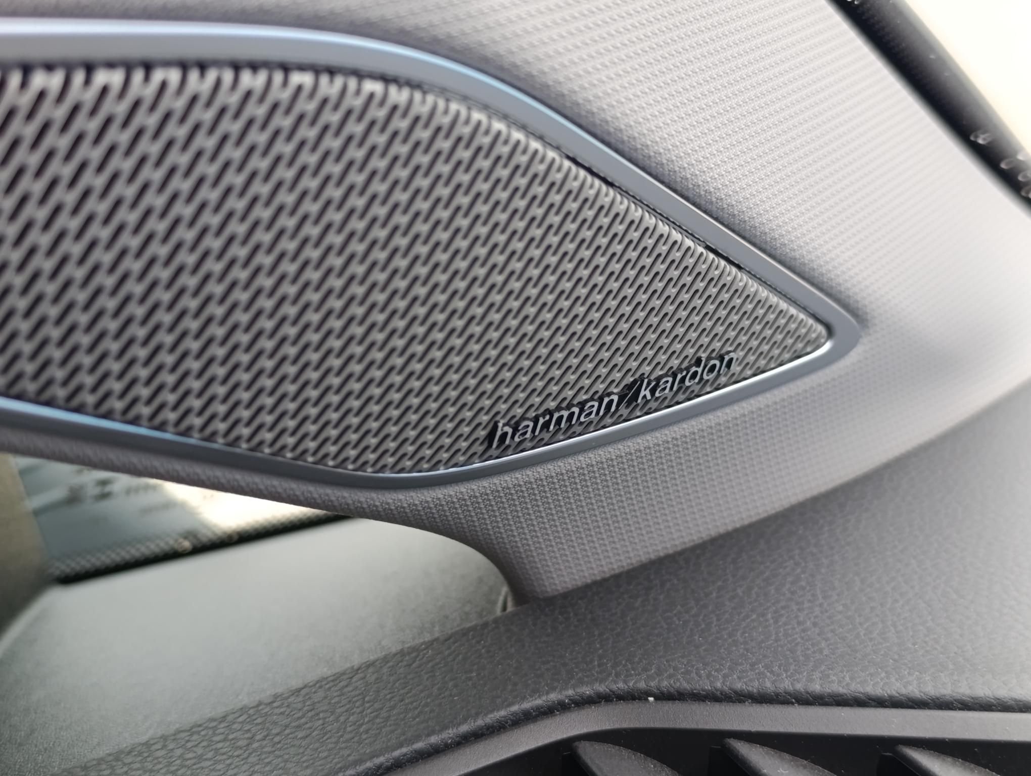 VOLKSWAGEN GOLF VIII