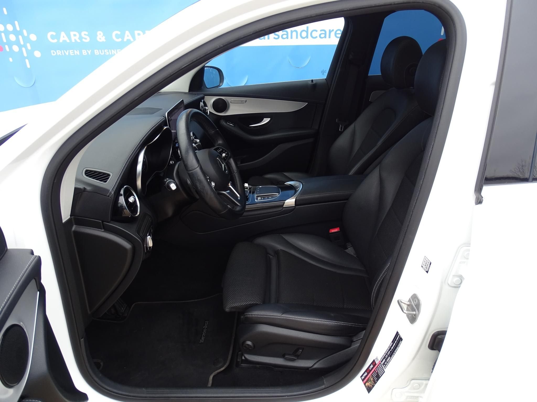 MERCEDES-BENZ GLC 300