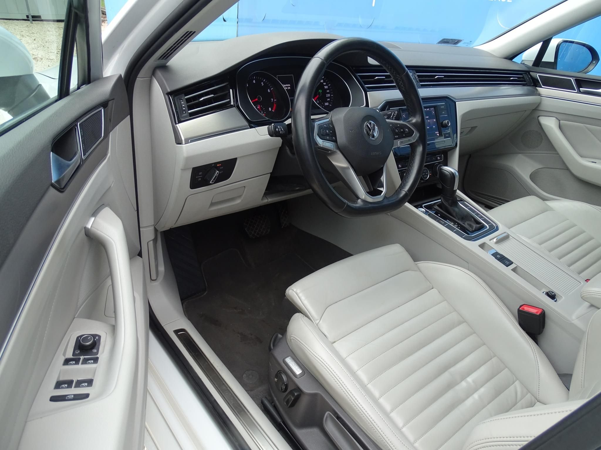 VOLKSWAGEN PASSAT VIII