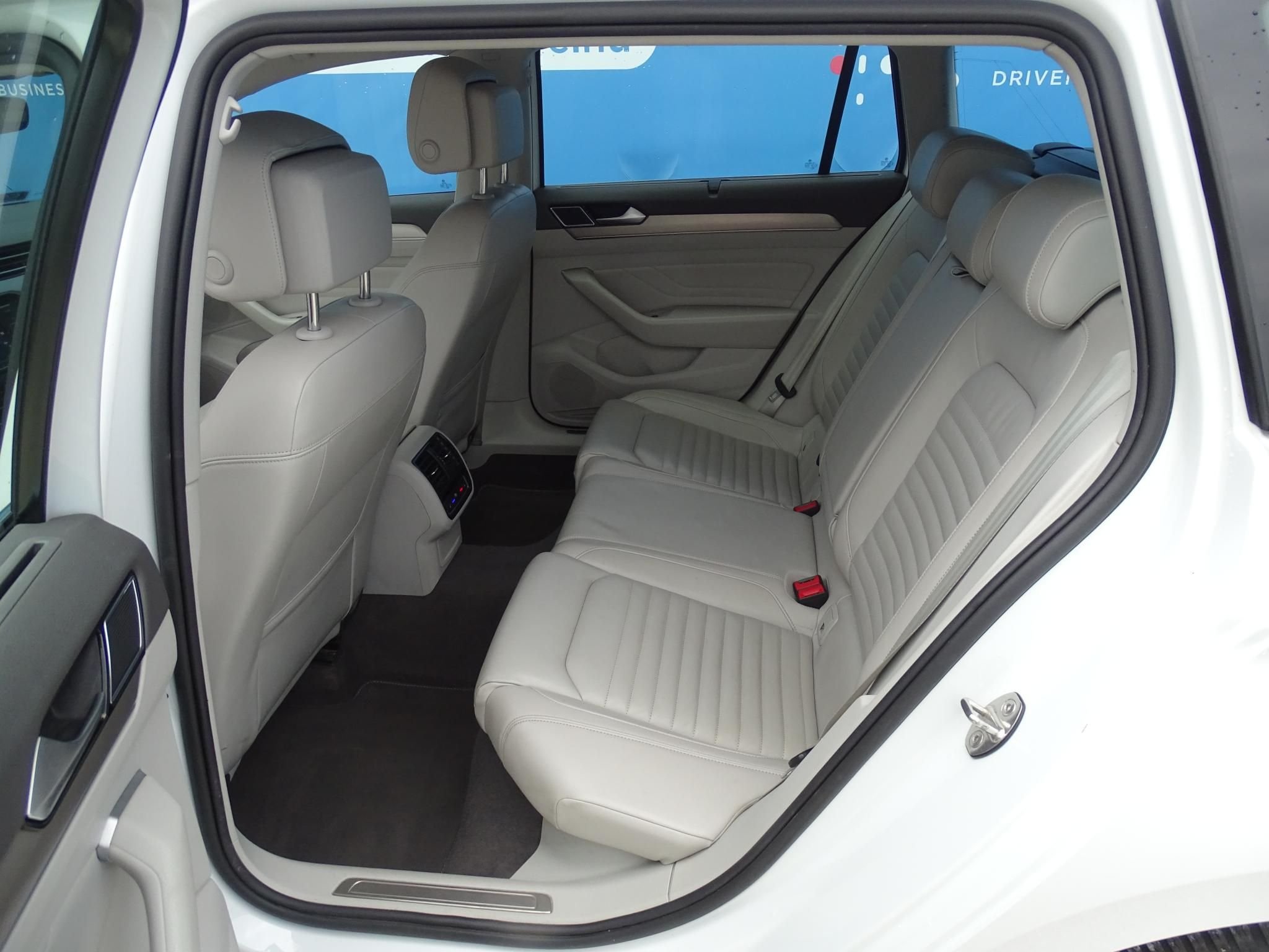 VOLKSWAGEN PASSAT VIII