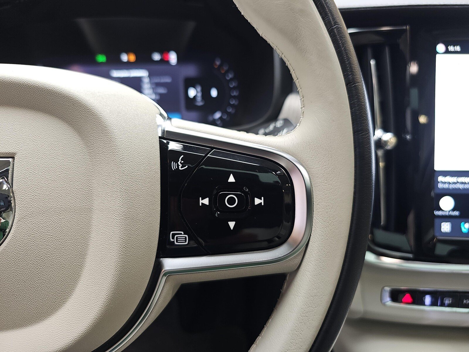 Volvo V90 Cross Country