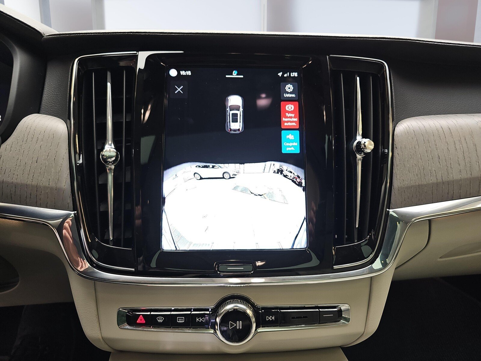 Volvo V90 Cross Country