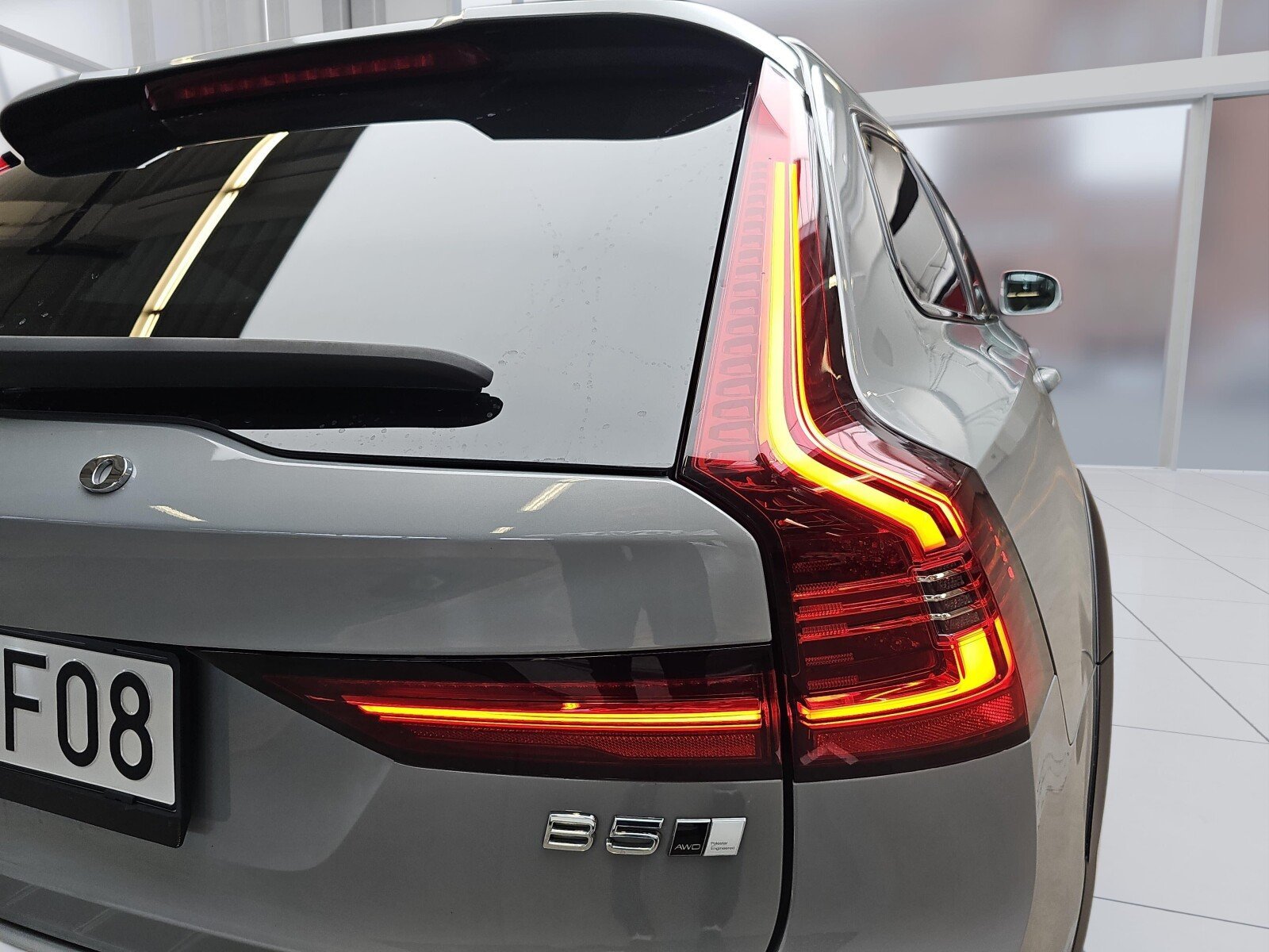 Volvo V90 Cross Country