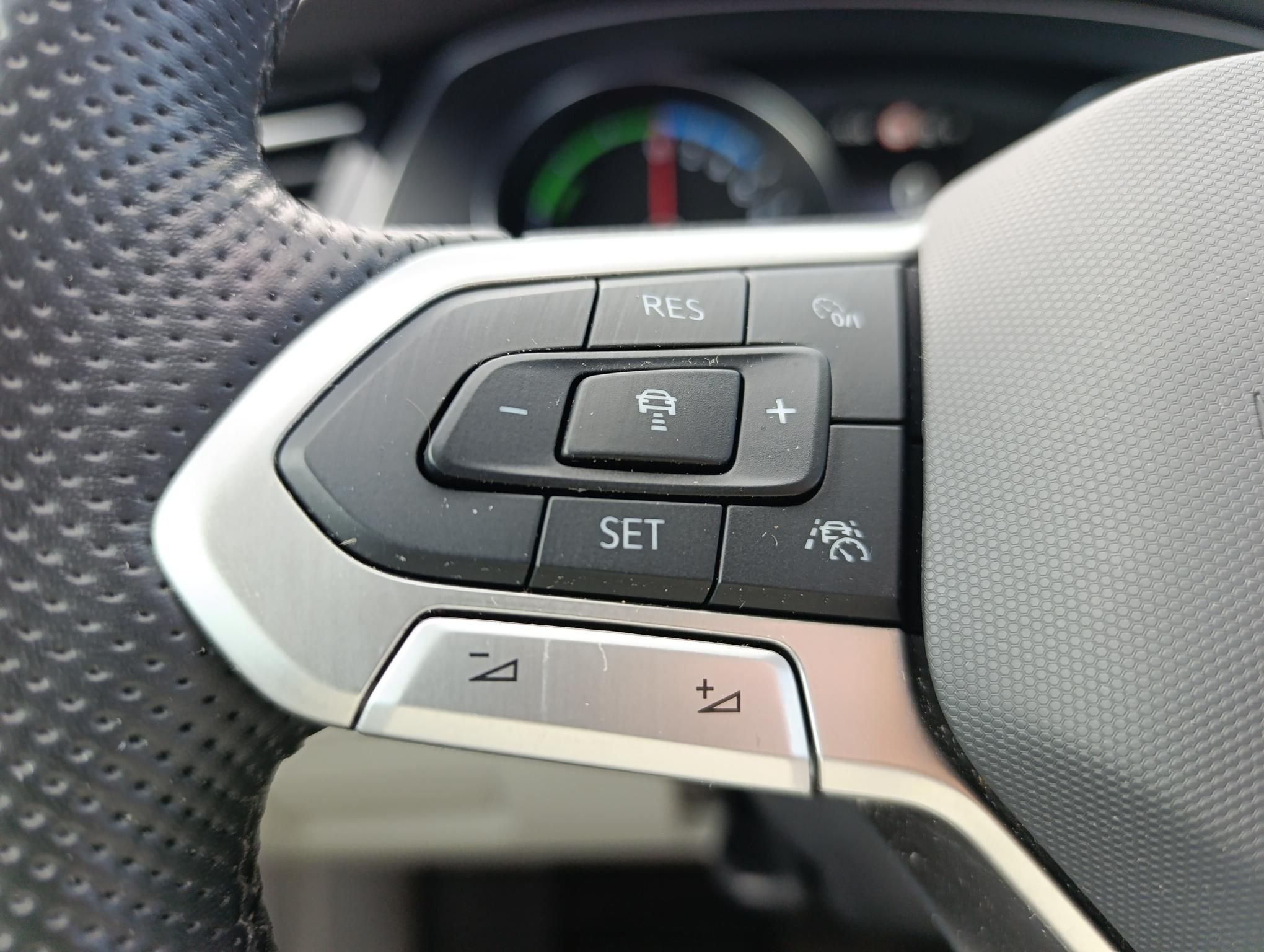 VOLKSWAGEN PASSAT VIII