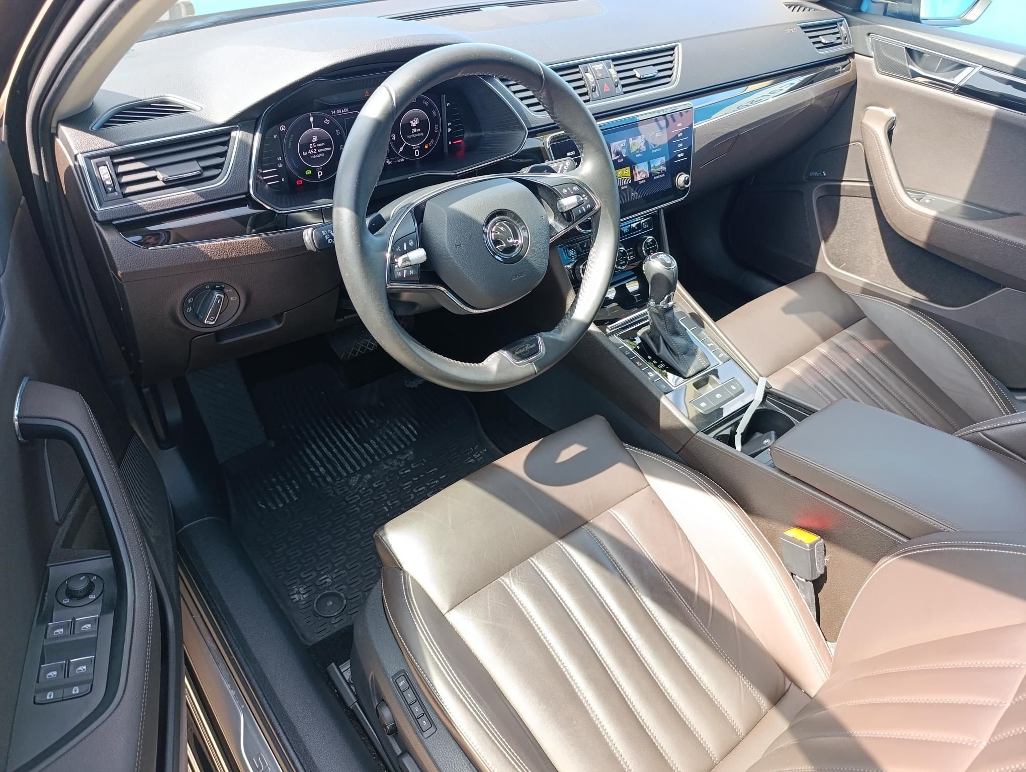 SKODA SUPERB