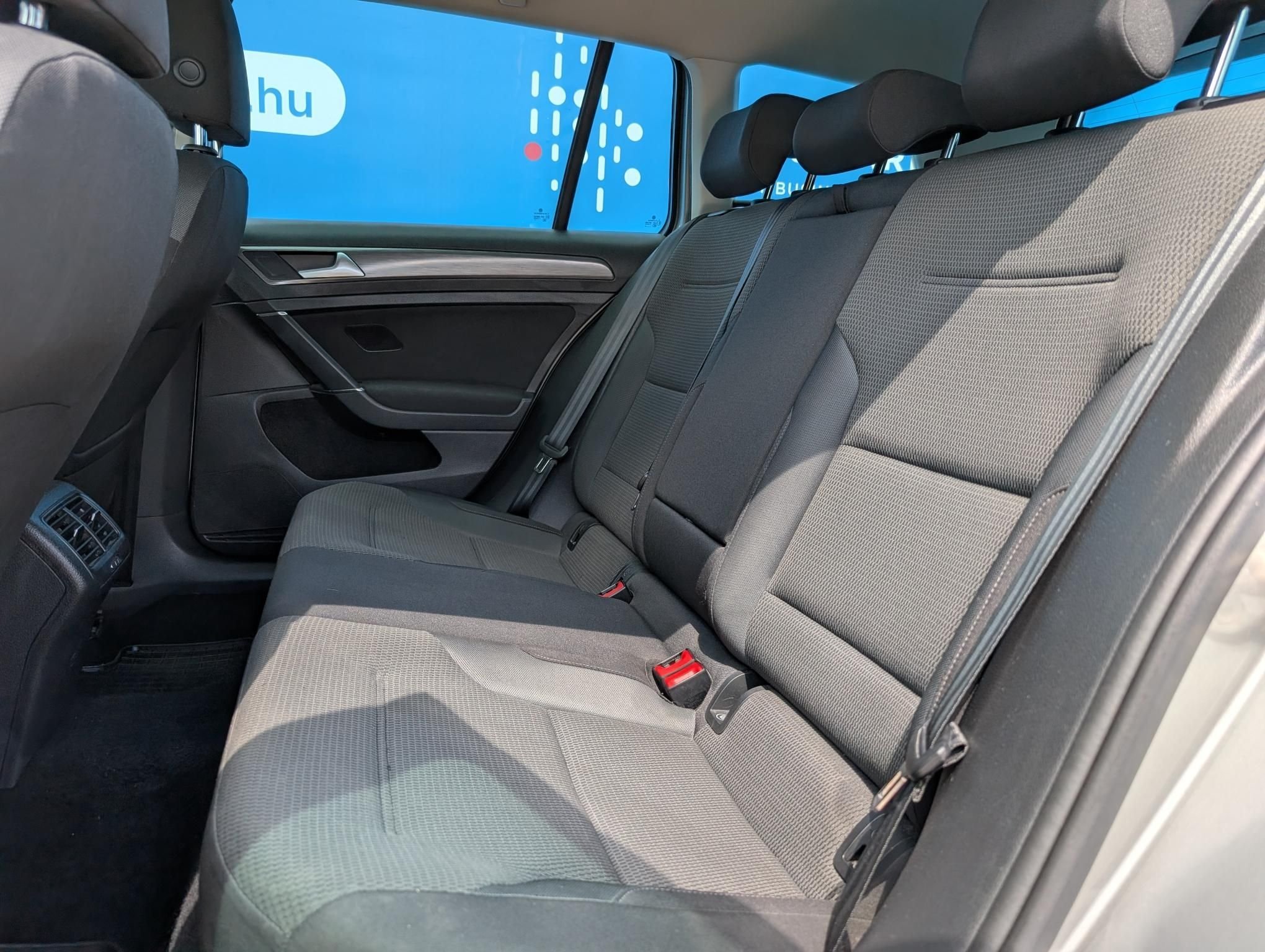 VOLKSWAGEN GOLF VII