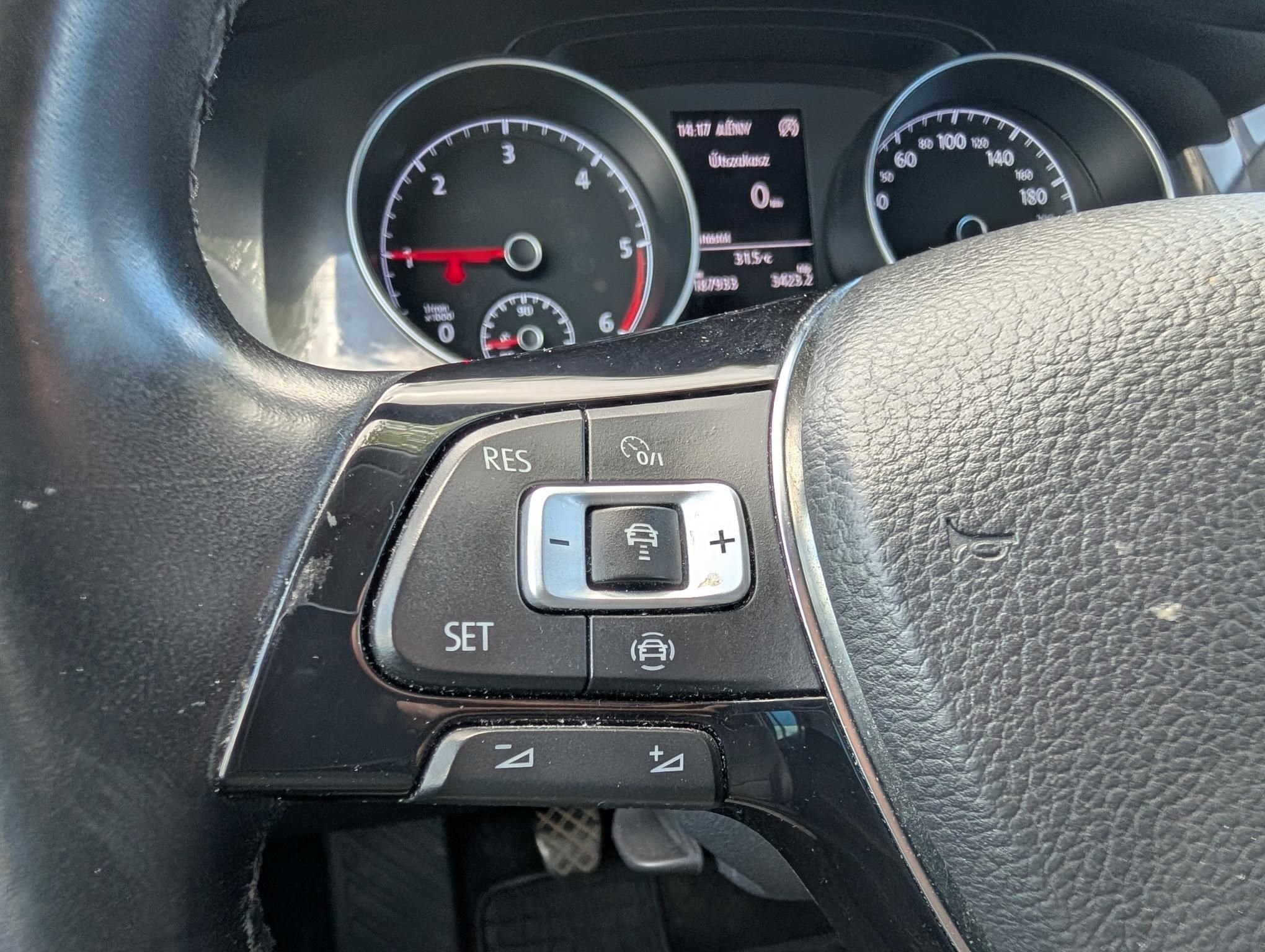 VOLKSWAGEN GOLF VII
