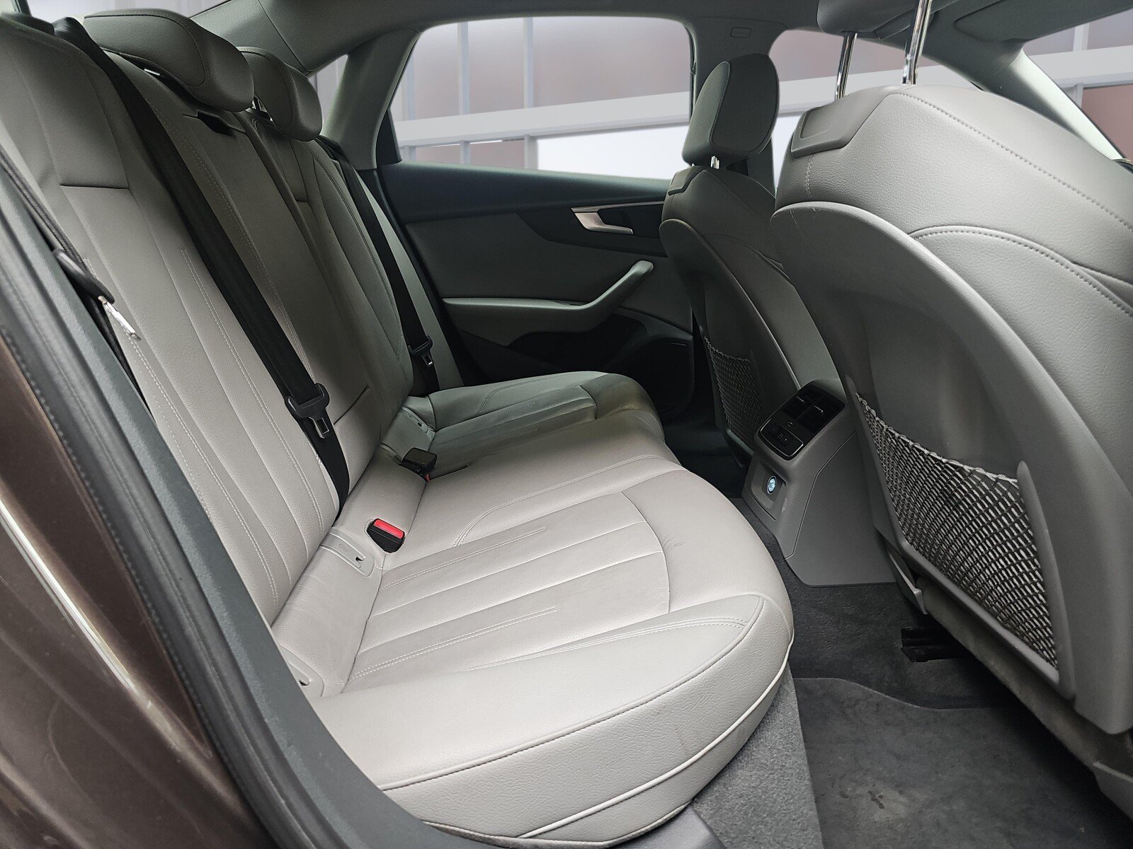 Audi A4 Limousine
