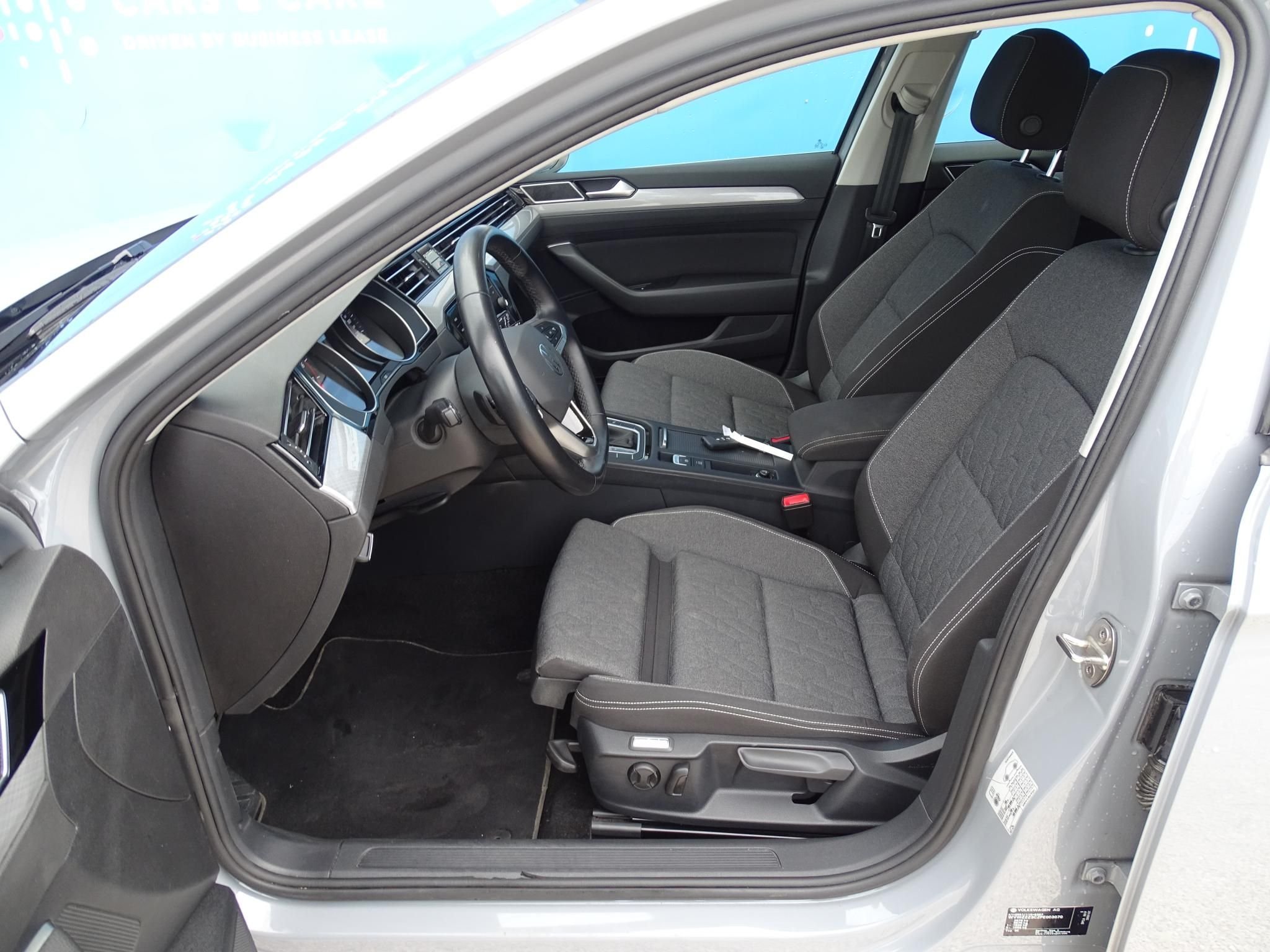 VOLKSWAGEN PASSAT VIII