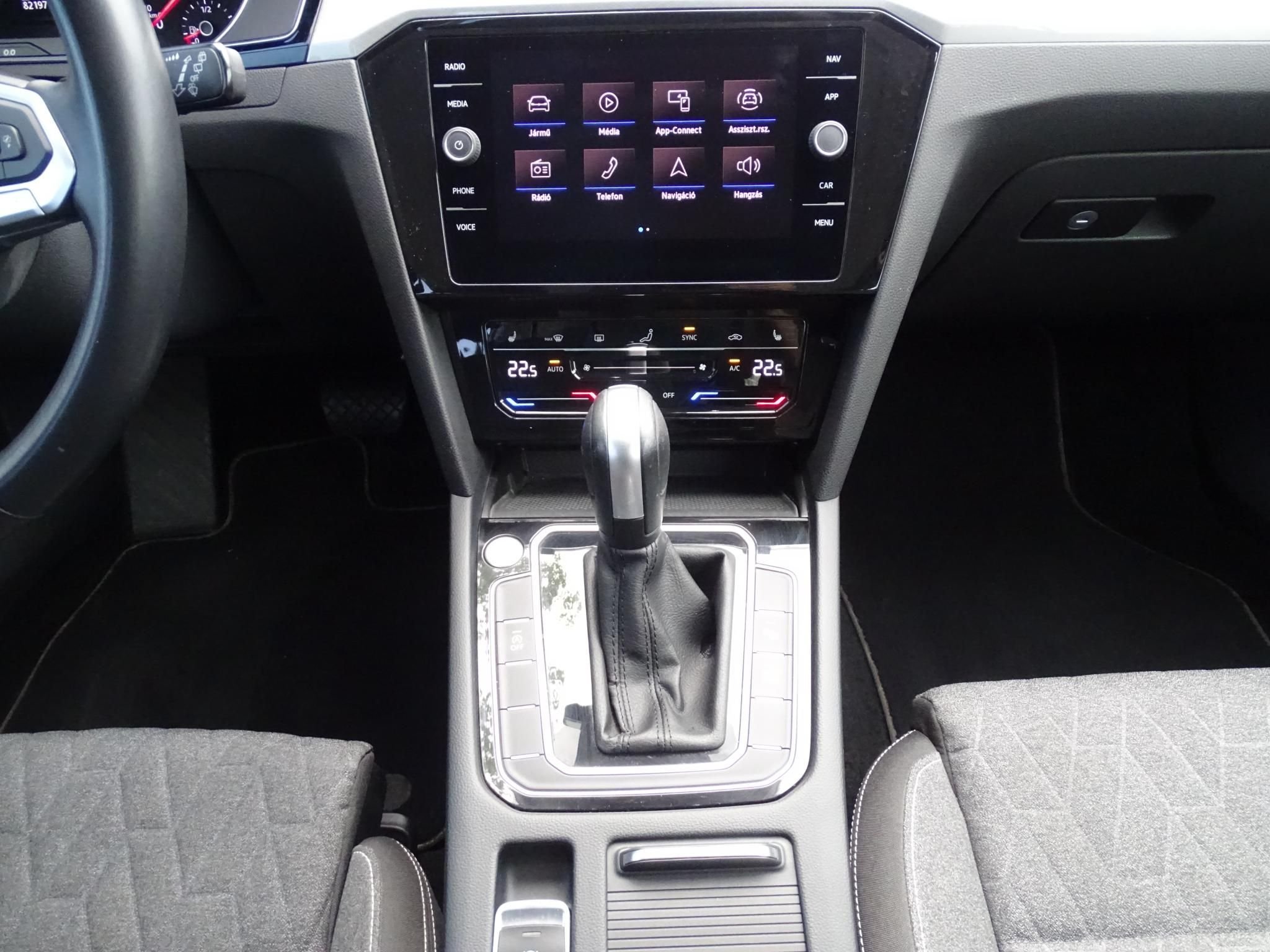 VOLKSWAGEN PASSAT VIII
