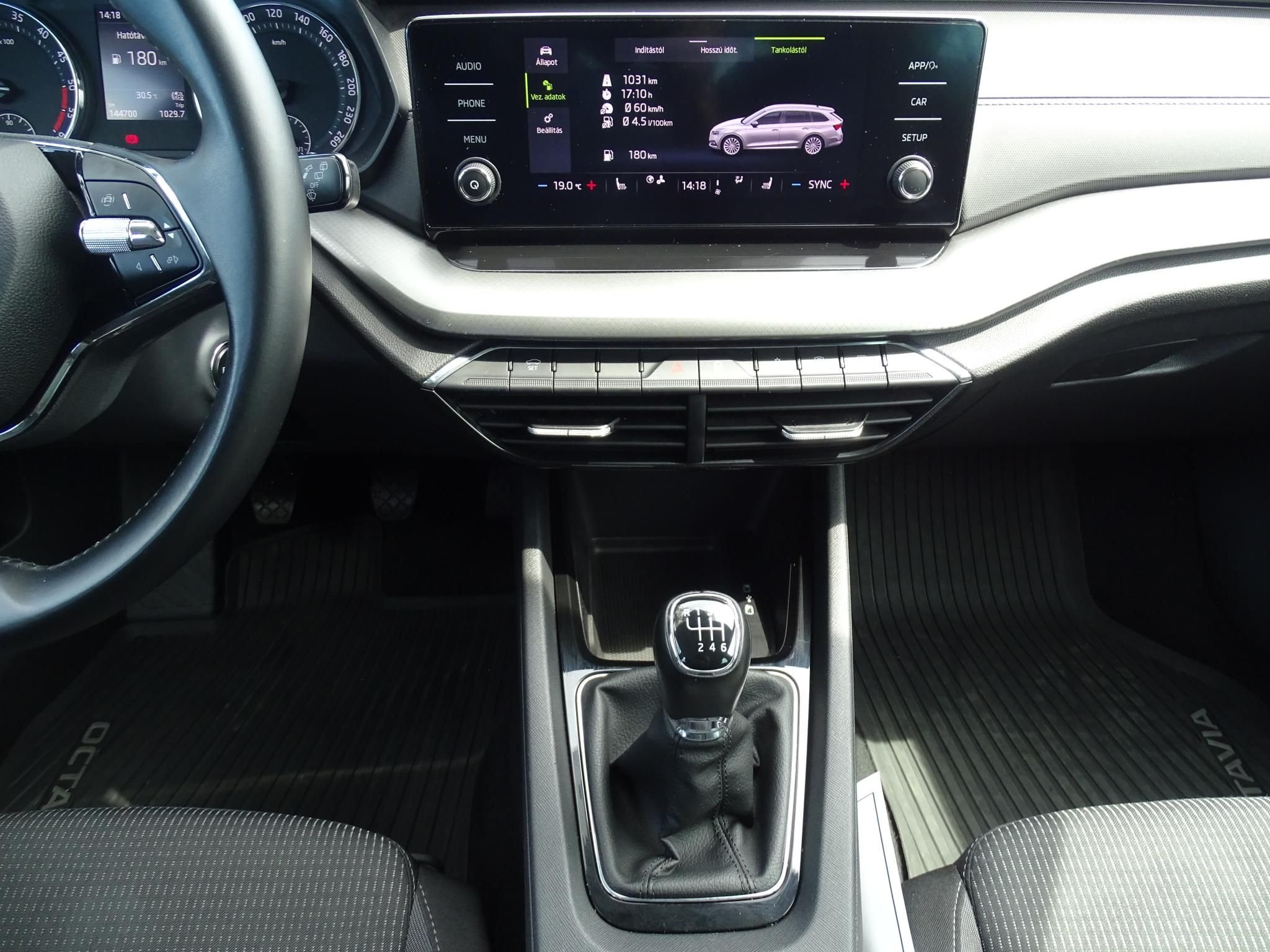 SKODA OCTAVIA