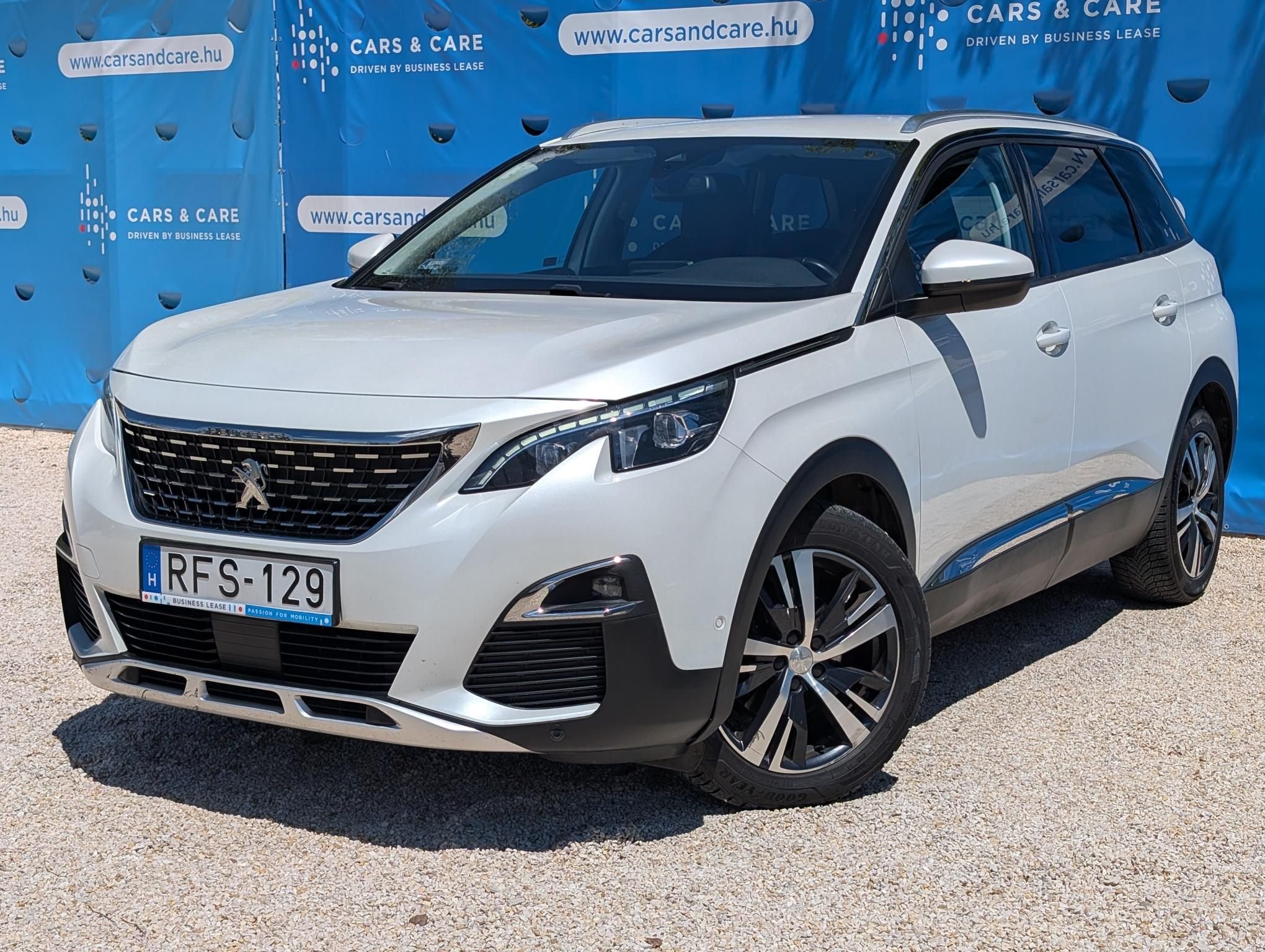PEUGEOT 5008