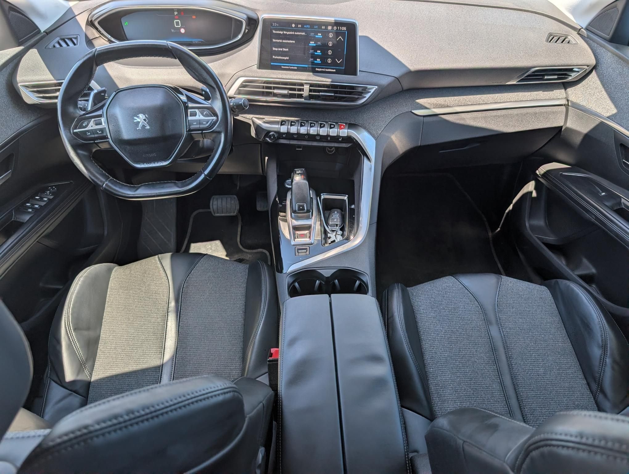 PEUGEOT 5008