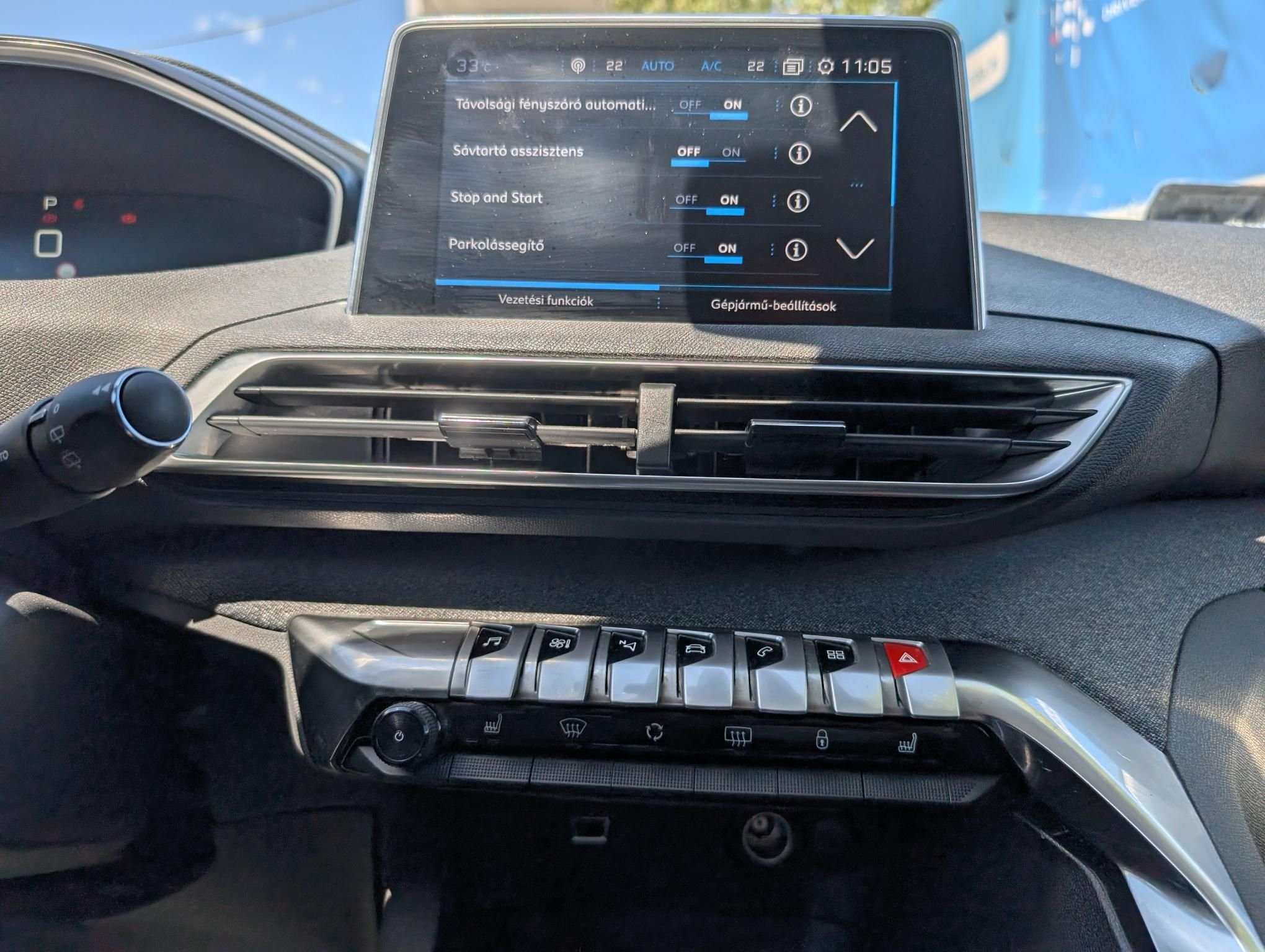 PEUGEOT 5008