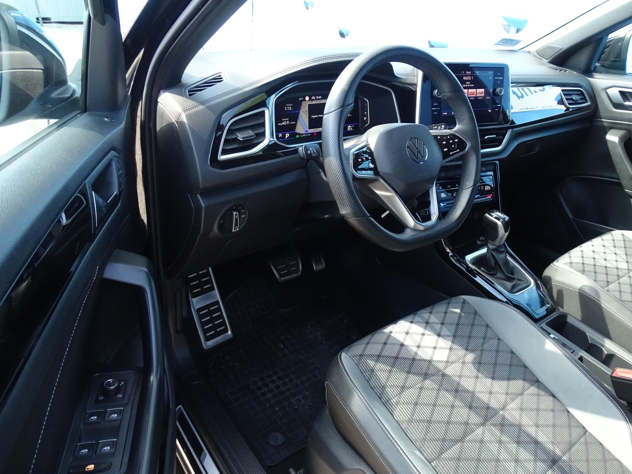 VOLKSWAGEN T-ROC