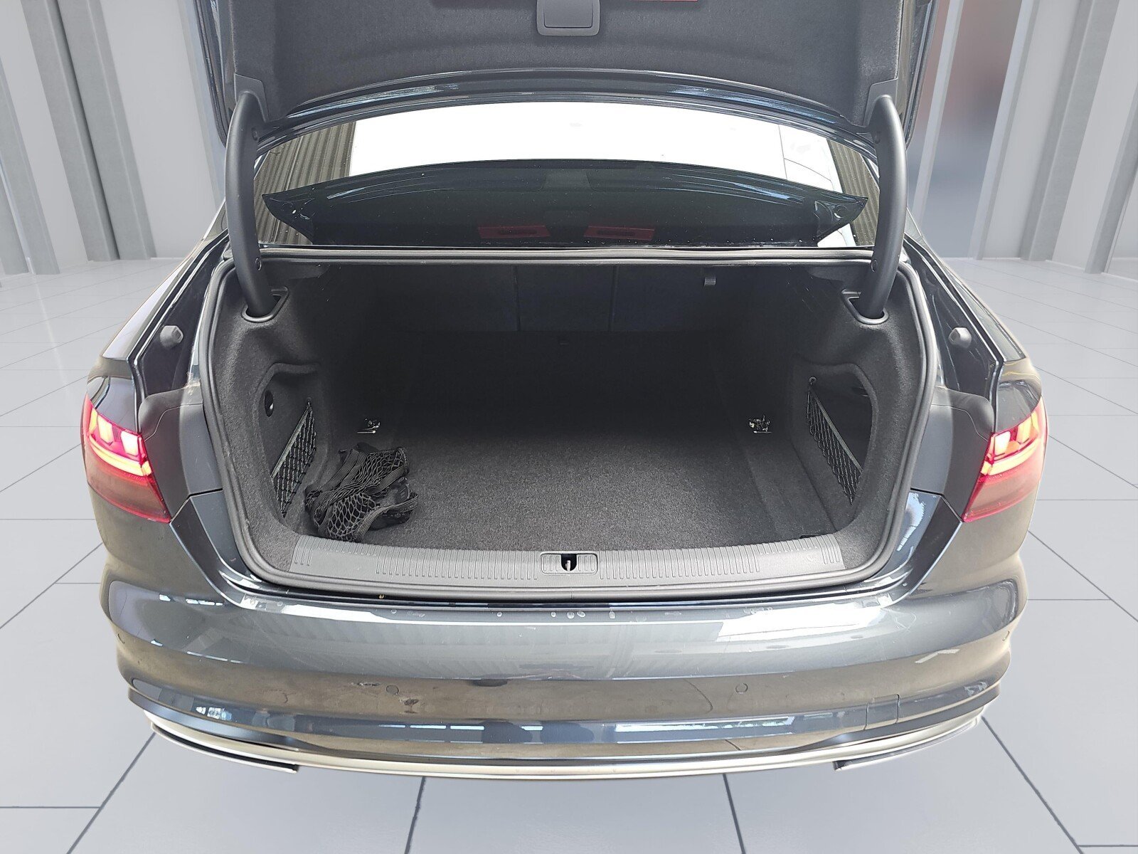 Audi A4 Limousine