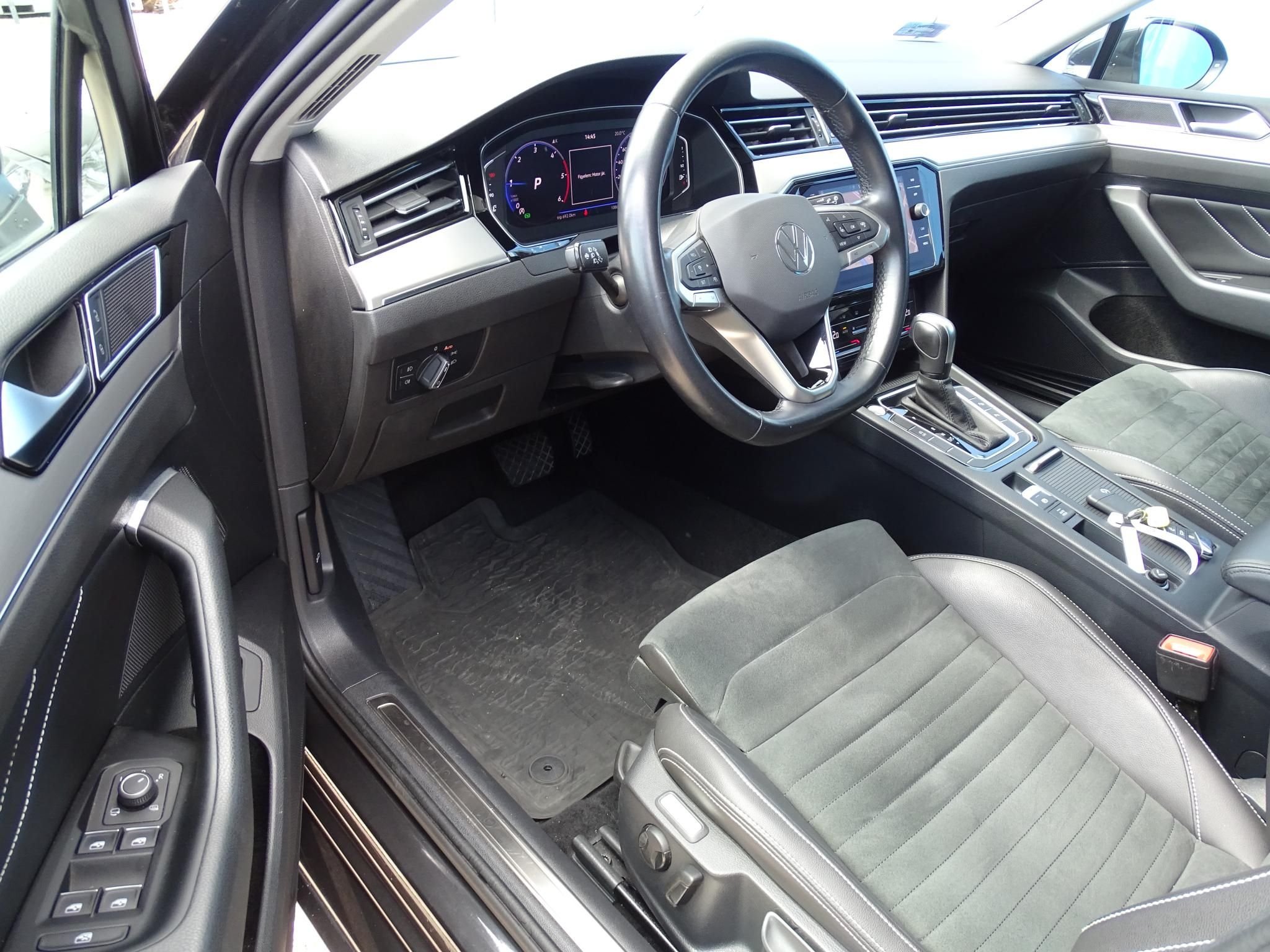 VOLKSWAGEN PASSAT VIII