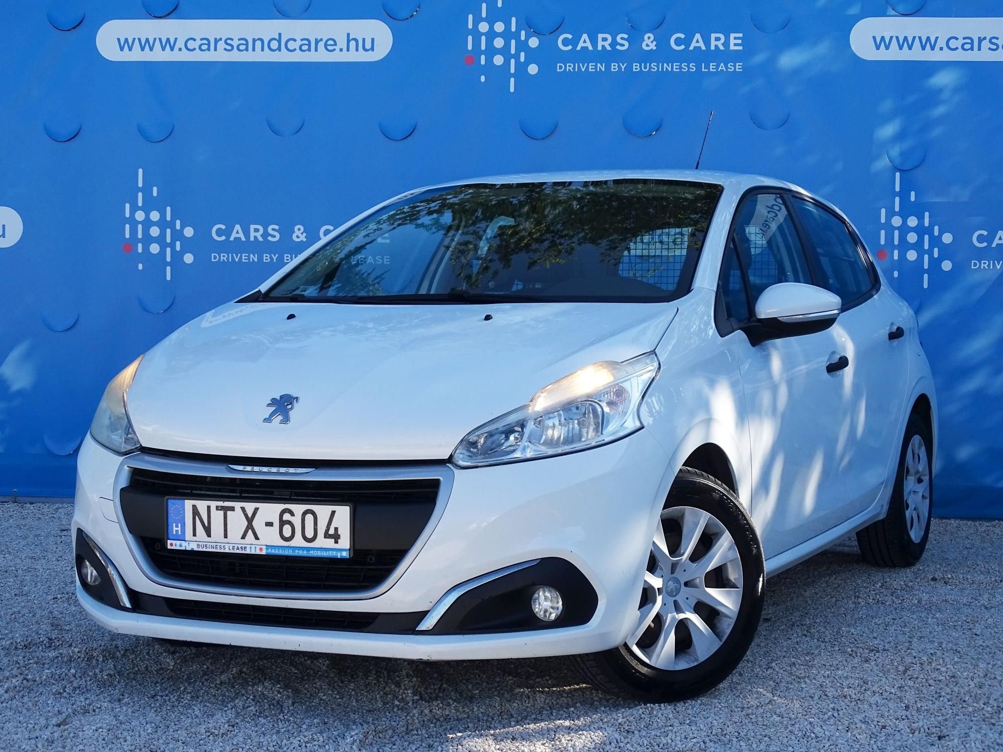 PEUGEOT 208