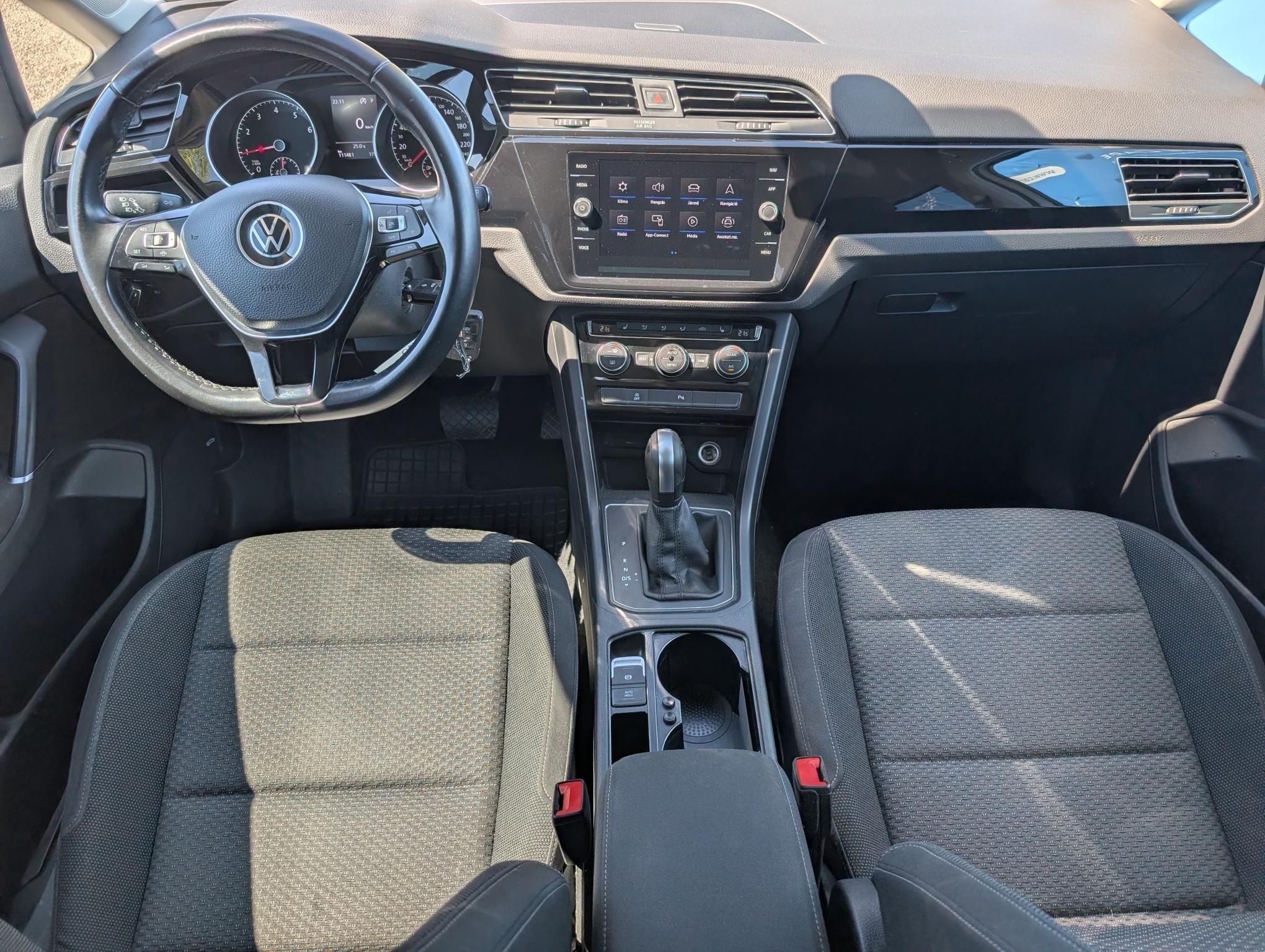 VOLKSWAGEN TOURAN