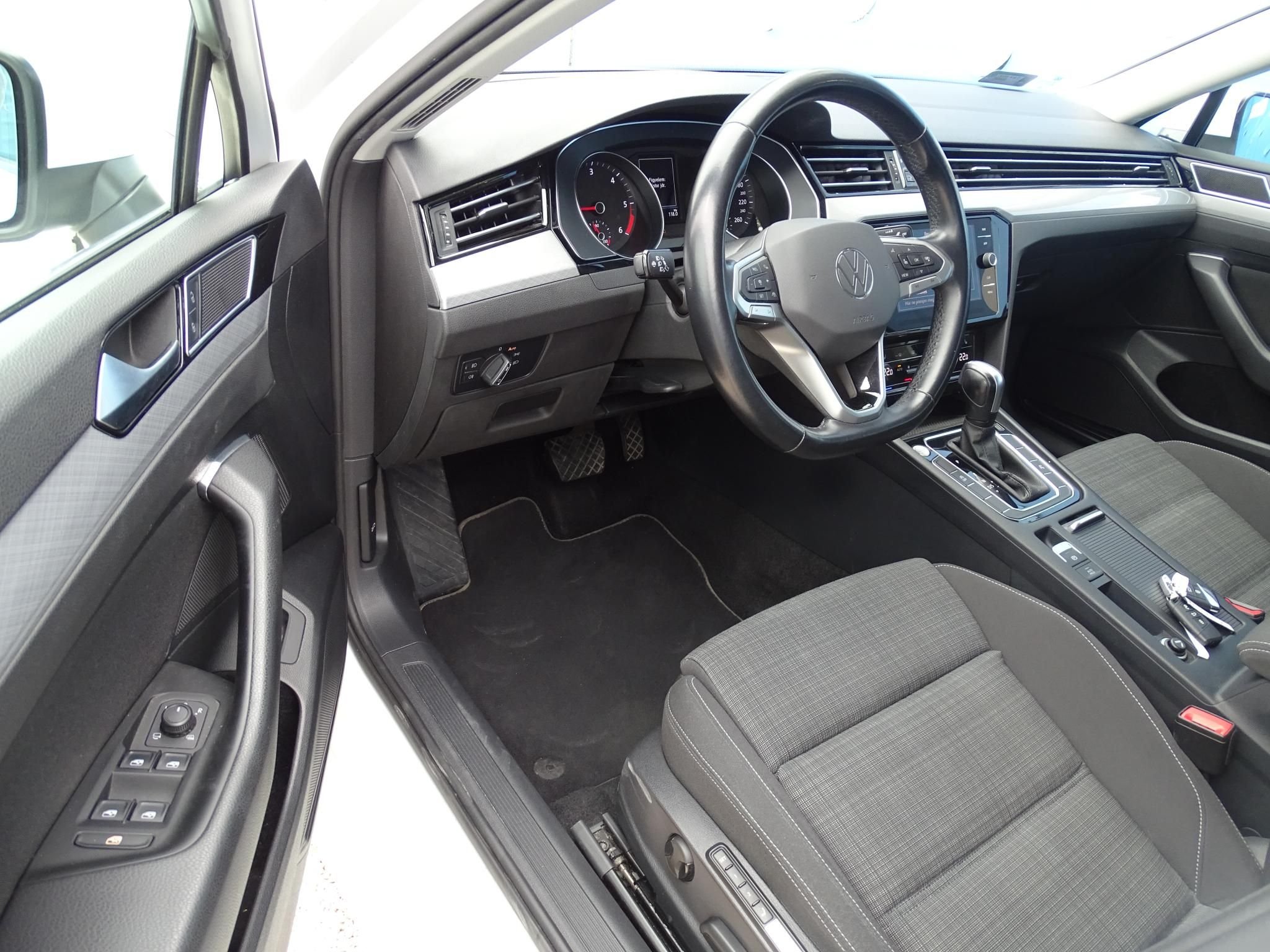 VOLKSWAGEN PASSAT VIII