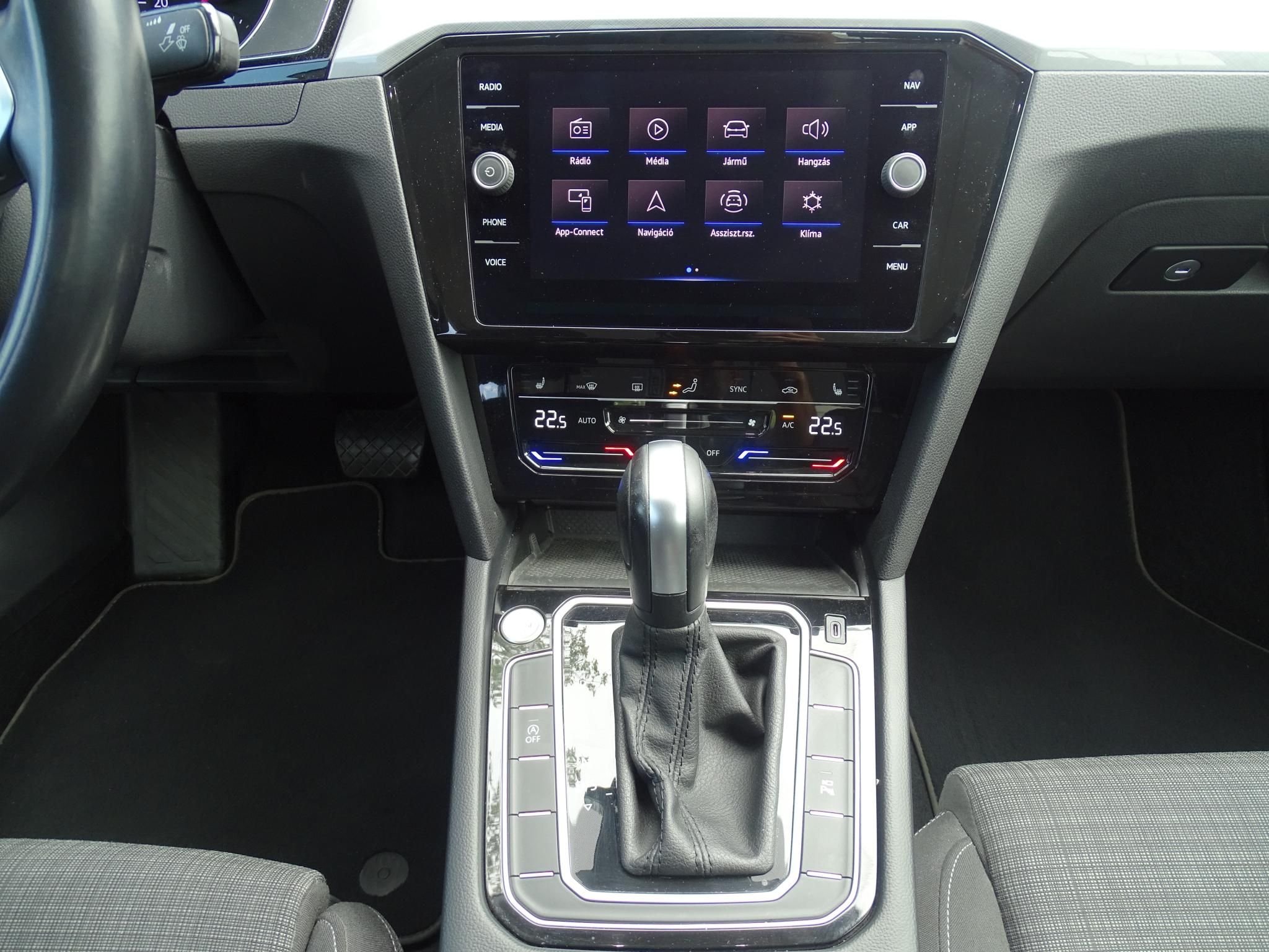 VOLKSWAGEN PASSAT VIII