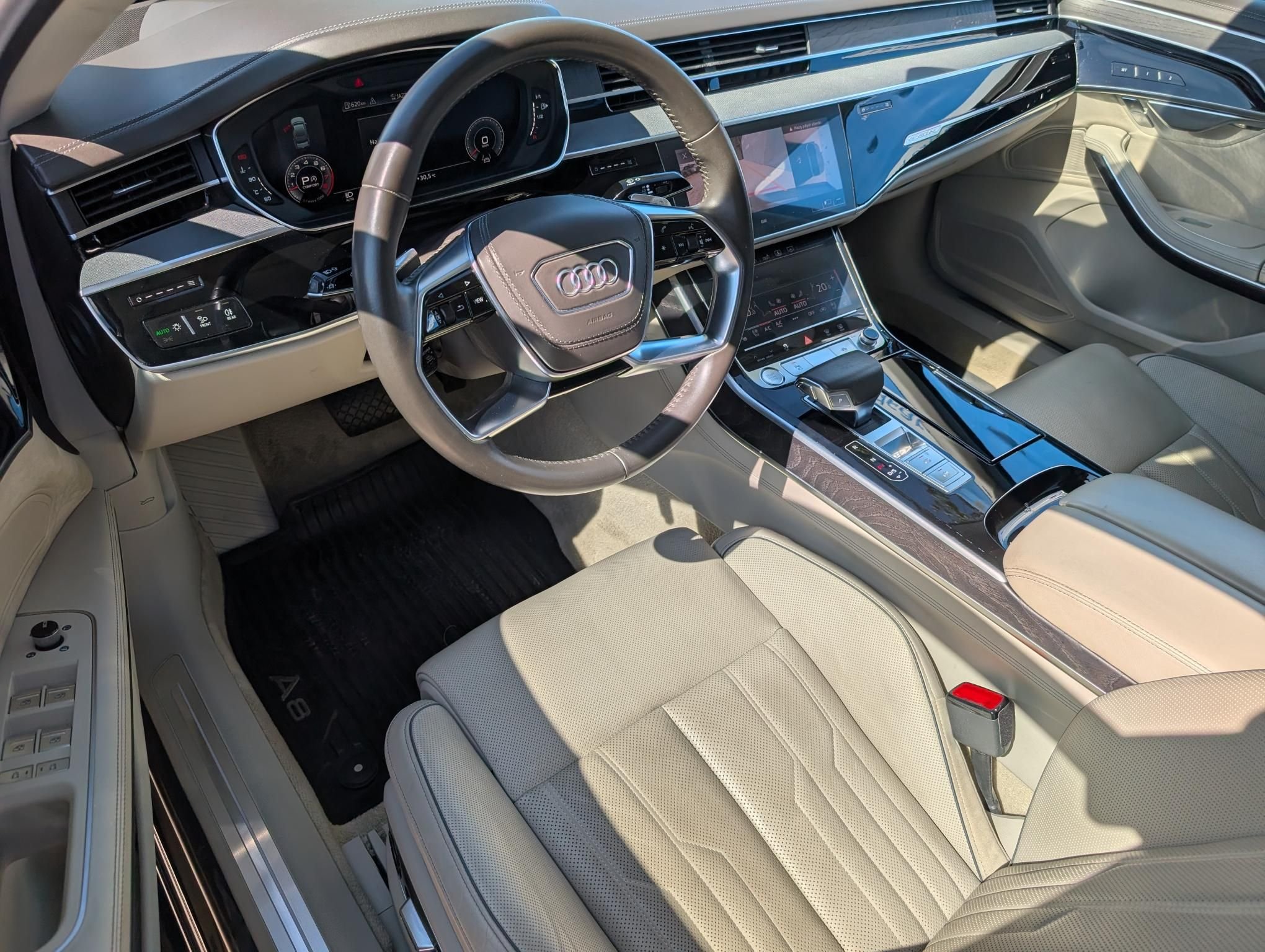 AUDI A8