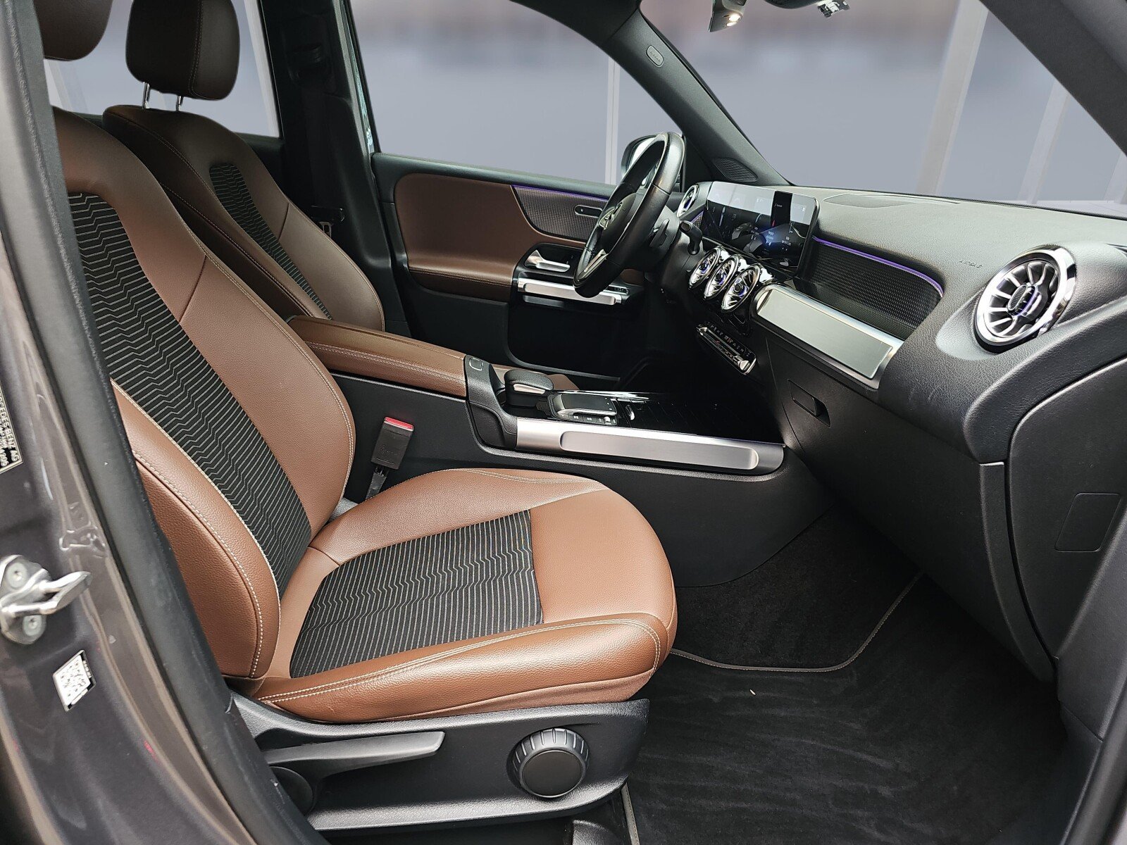 Mercedes-Benz GLB 200