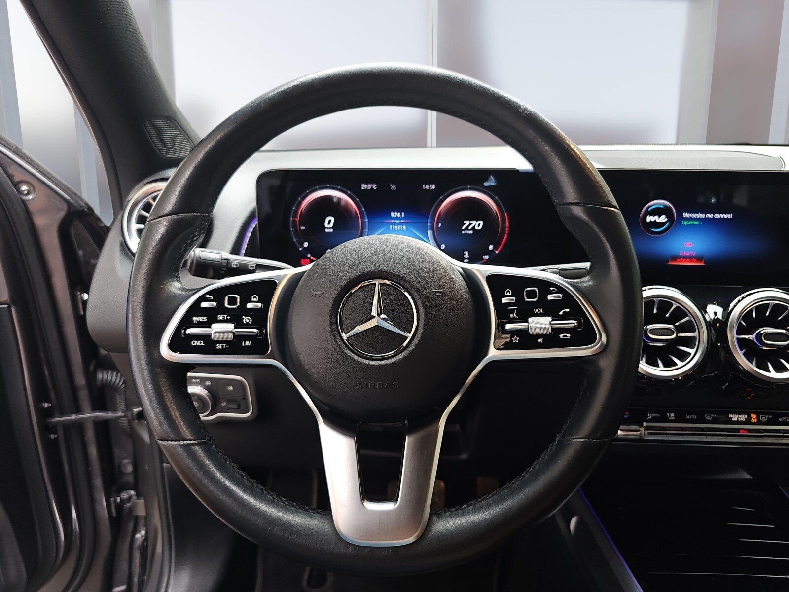 Mercedes-Benz GLB 200