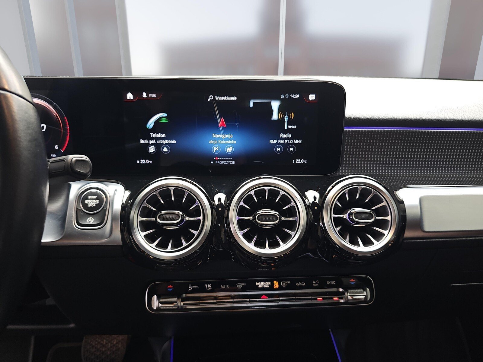 Mercedes-Benz GLB 200