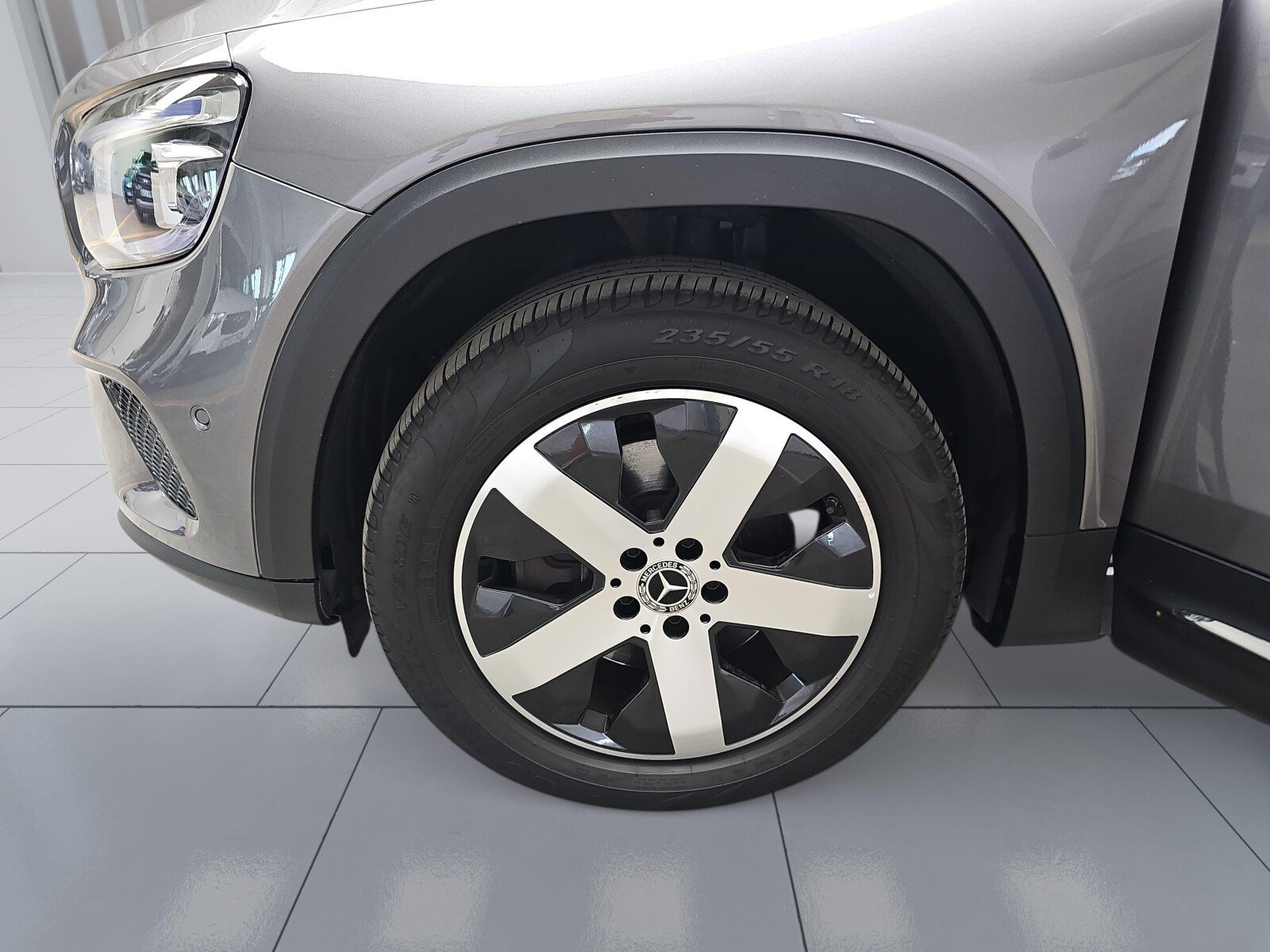 Mercedes-Benz GLB 200